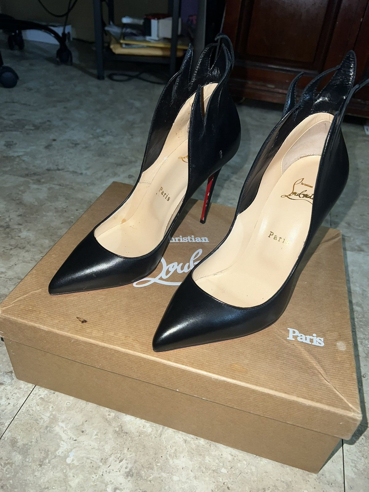 Christian Louboutin Christian Louboutin Shiny Nappa Victorina 100 Pumps Size US 8 / IT 38 - 2 Thumbnail