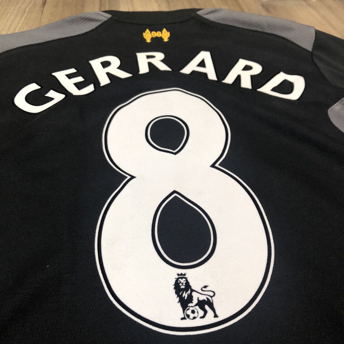 Warrior Liverpool 12/13 away shirt #8 Gerrard (Bnwt) youth size Size US XXS / EU 40 - 5 Thumbnail
