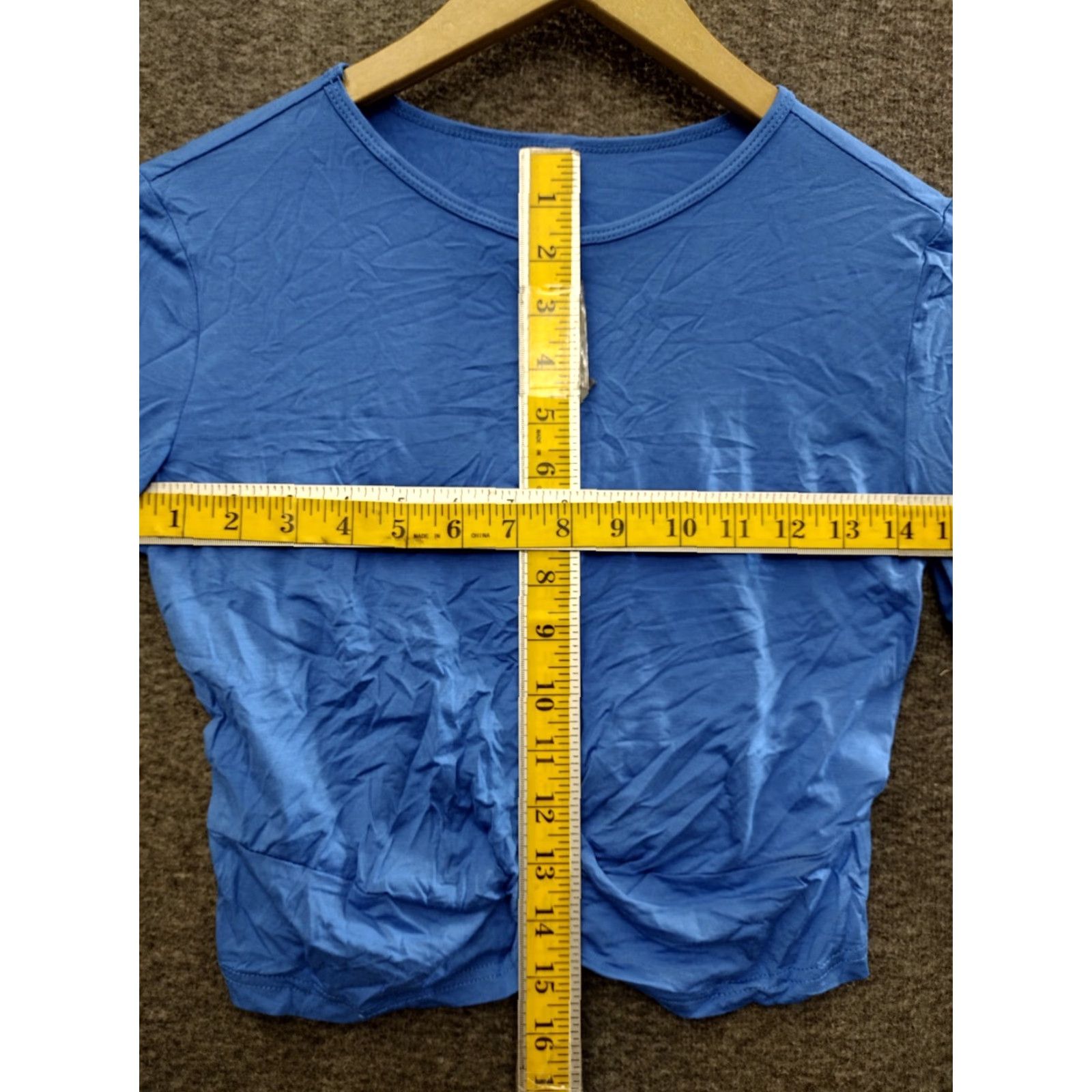 Vintage Unbranded Dazy Women's Basic Long Sleeve Solid Crop Top T-Shirt Blue S - Shirt - Women - Regular - Blue - Cropped - 90s? Size S / US 4 / IT 40 - 4 Thumbnail