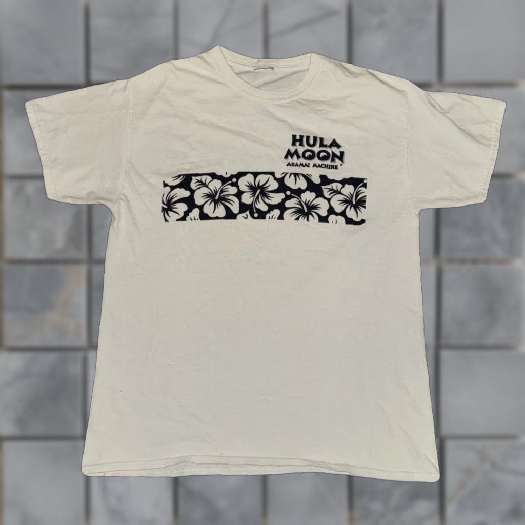 Vintage VINTAGE Moon Eyes Hula Floral T-Shirt White Large Mens White Crew Neck 20x26 Surf Cars Moon Eyes Floral Box Logo Size US L / EU 52-54 / 3 - 1 Thumbnail