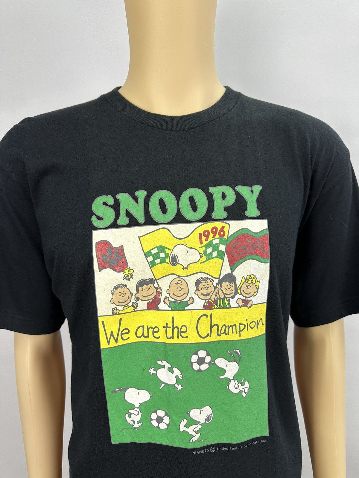 Peanuts × Vintage Vintage Snoopy We Are The Champion Tshirt A583 Size US M / EU 48-50 / 2 - 2 Thumbnail