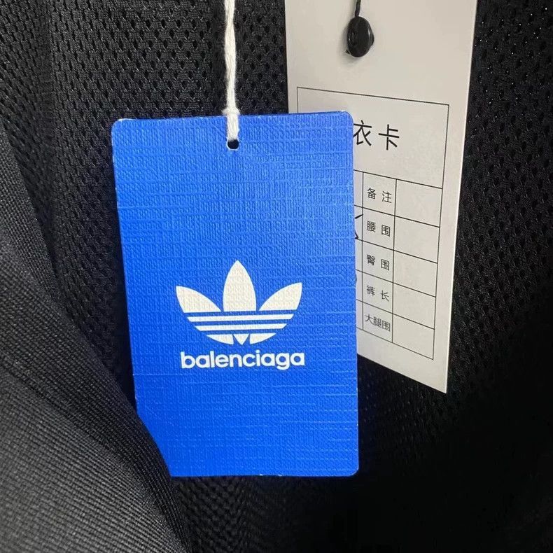 Balenciaga Balenciaga Adidas latest black thick polyester embroidered Size US L / EU 52-54 / 3 - 4 Thumbnail