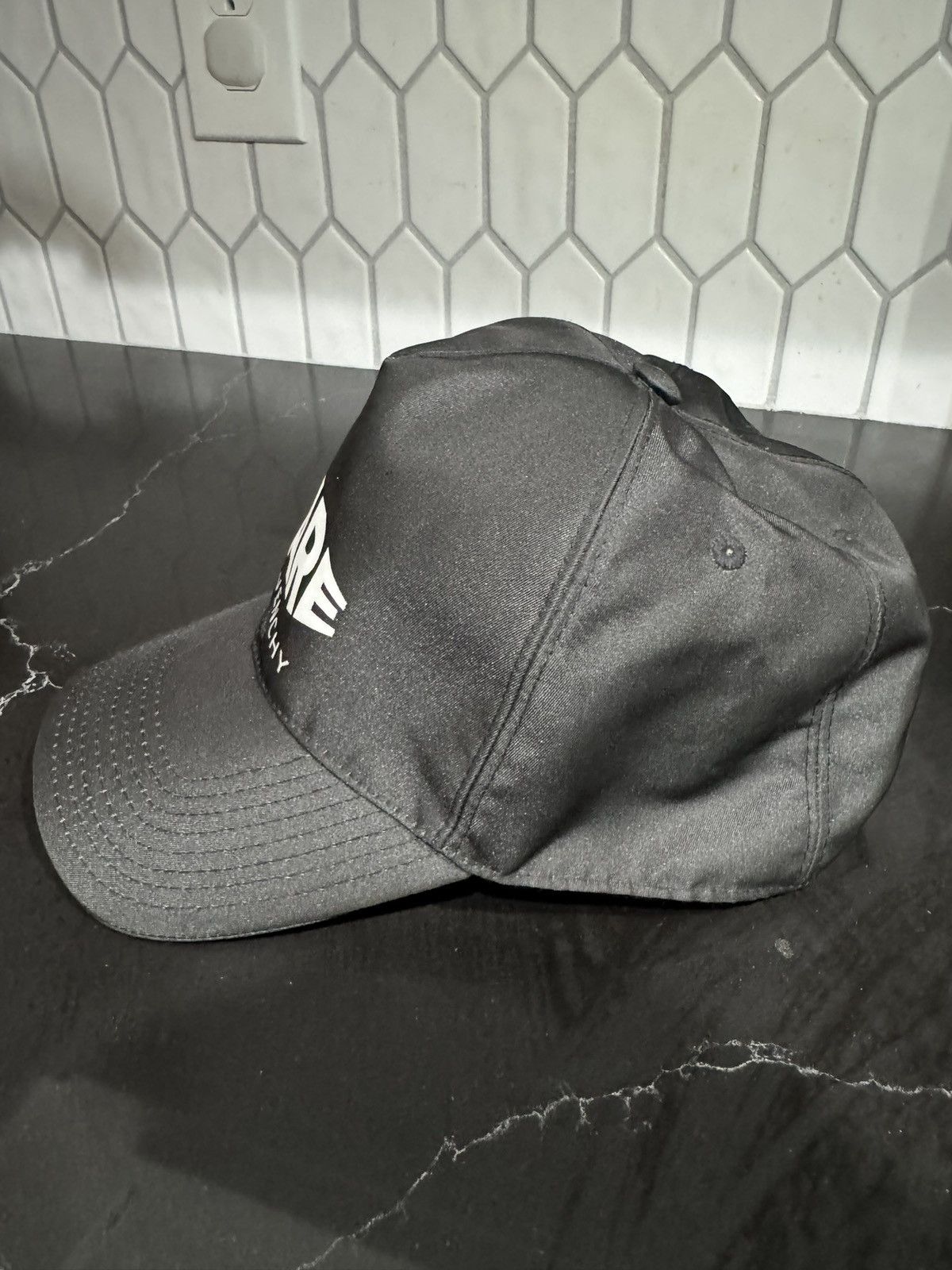 Givenchy Givenchy mens hat Size ONE SIZE - 2 Thumbnail