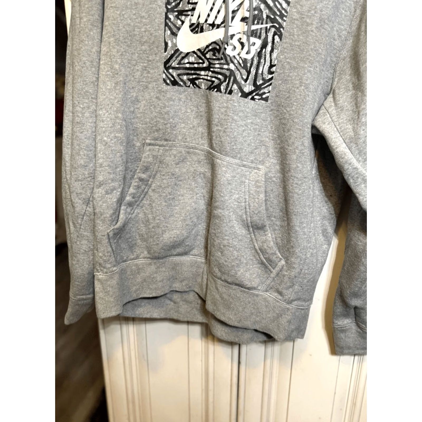 Nike Nike SB Men's Logo Graphic Long Sleeve Pullover Hoodie Gray Small Size US S / EU 44-46 / 1 - 2 Thumbnail