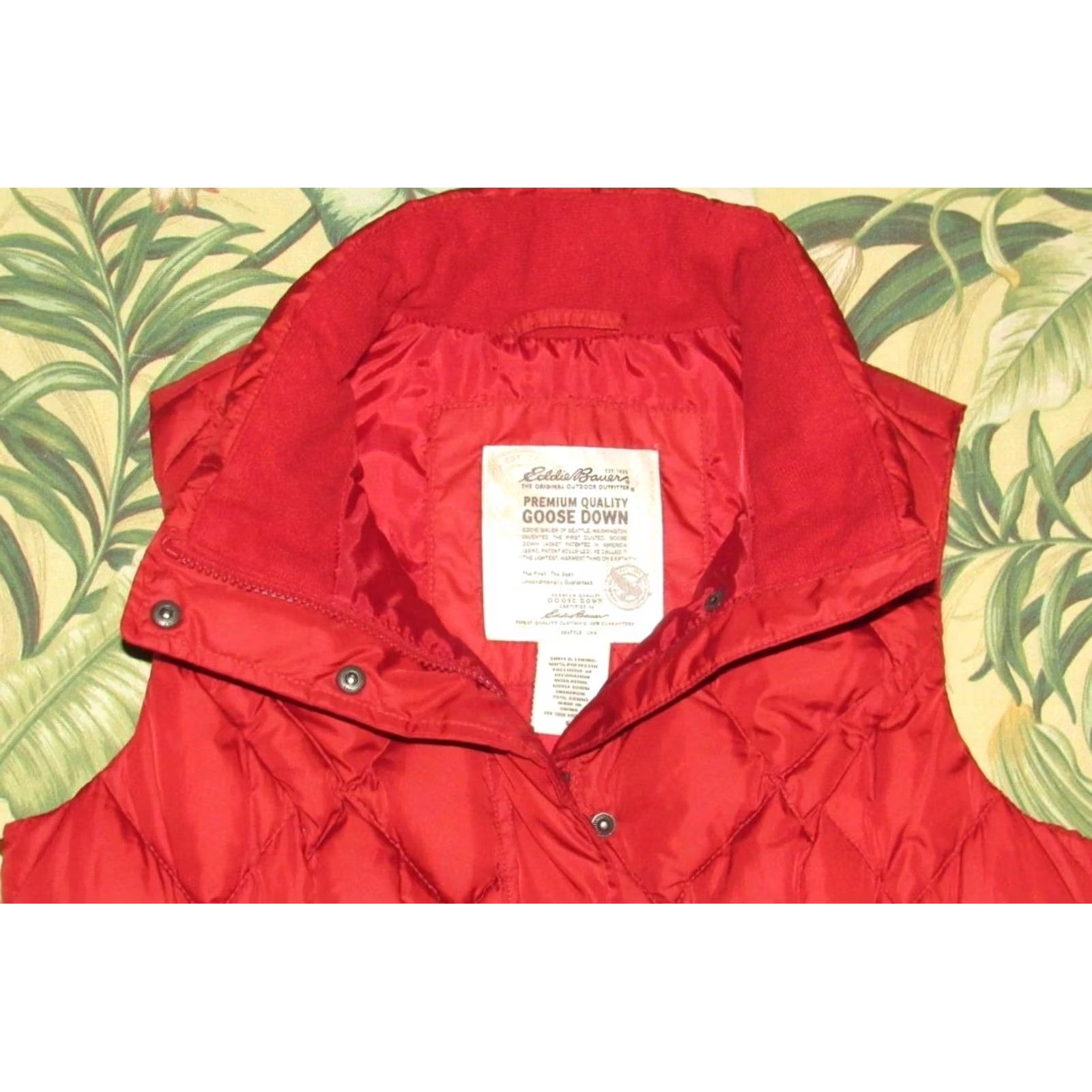 Eddie Bauer Eddie Bauer Red Down Fill Puffer Vest Small S Women Vest Down Fill Red Eddie Bauer Puffer Women S 90s? Size S / US 4 / IT 40 - 2 Thumbnail