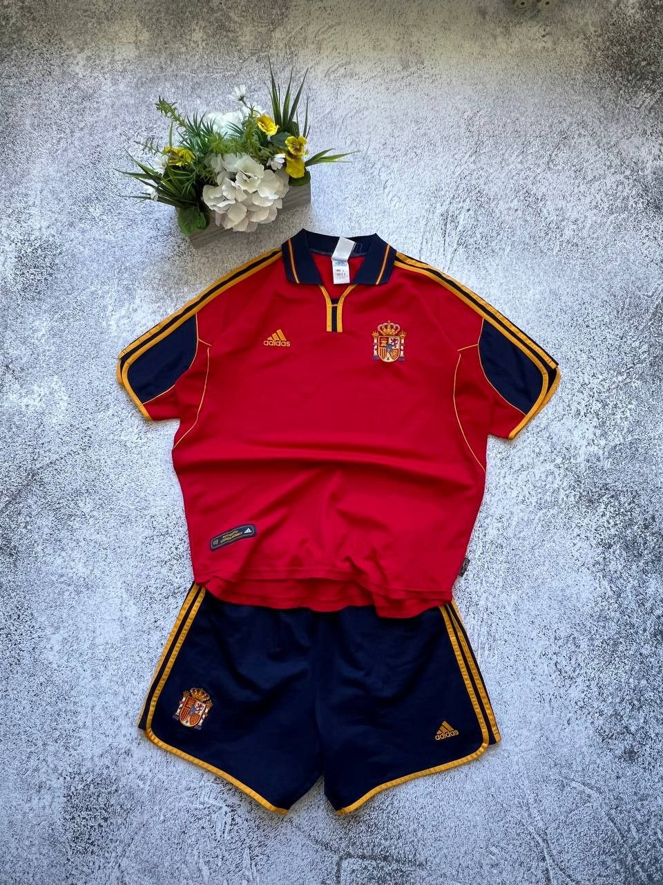 image of Spain 2000/2001 Euro Adidas Set Football Shirt Jersey Shorts in Red, Men's (Size Large)