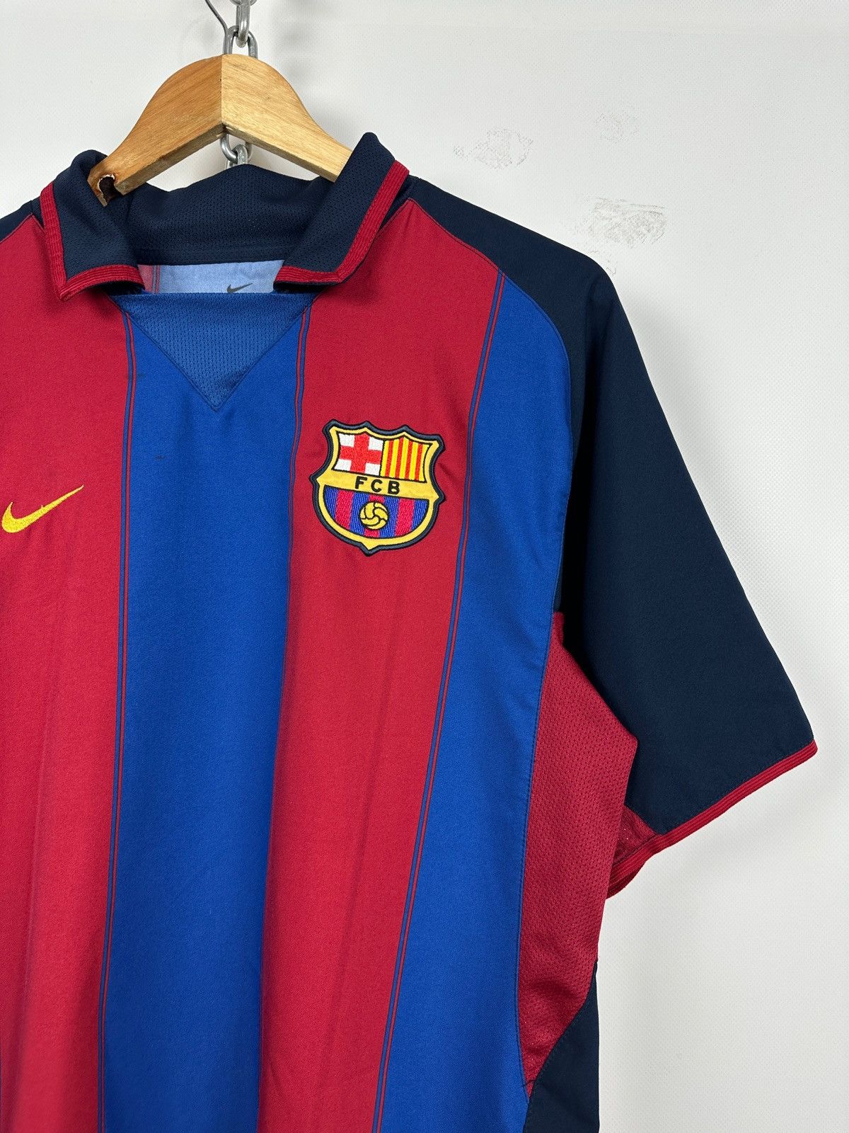 Nike 2003/04 Vintage Nike FC Barcelona Ronaldinho Soccer Jersey Size US M / EU 48-50 / 2 - 5 Thumbnail