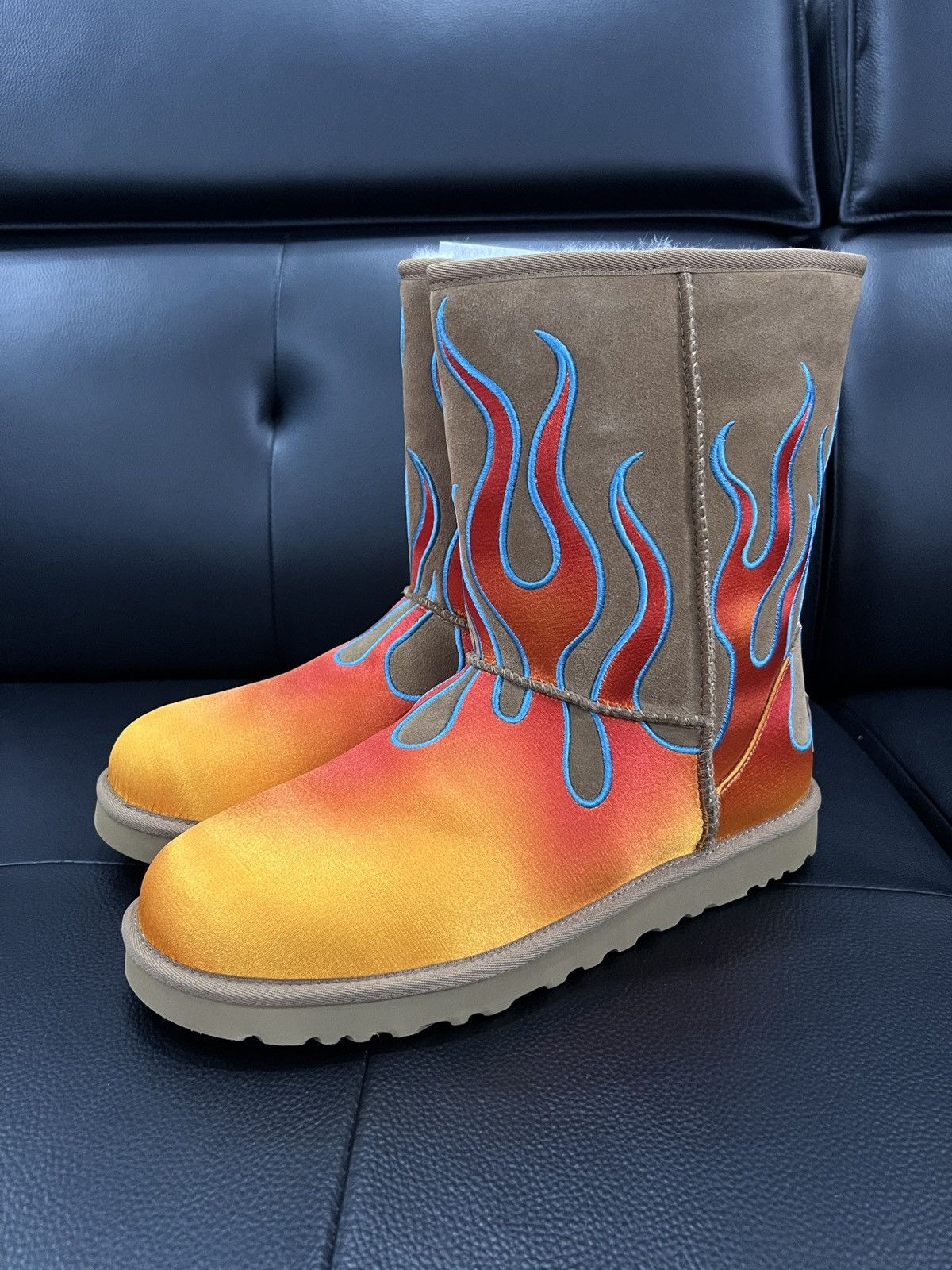 Jeremy Scott UGG by Jeremy Scott Flame Embroidered Snow Boots Size US 12 / EU 45 - 3 Thumbnail