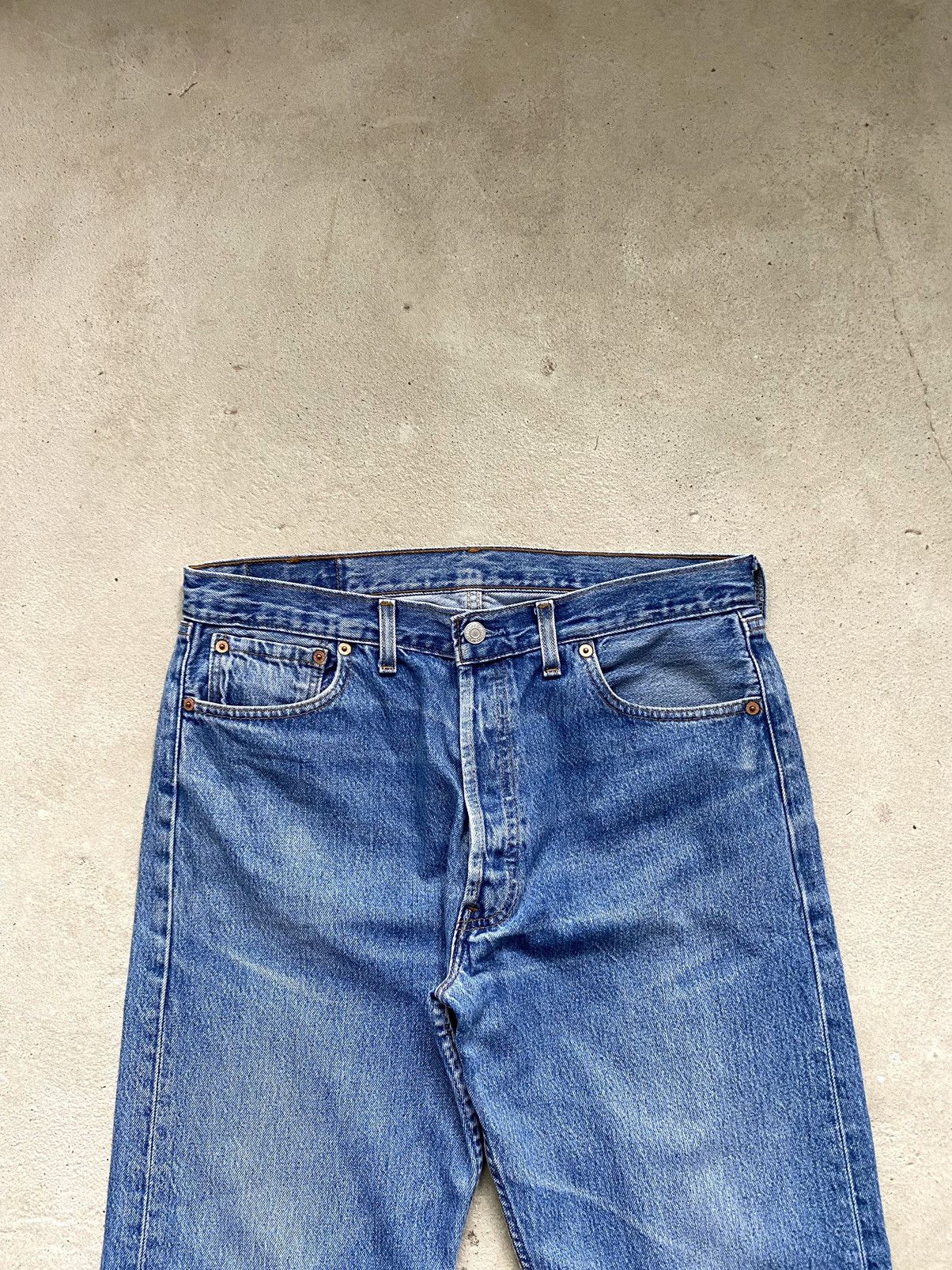 Levi's Vintage Clothing Vintage 90s Levi's 501 Washed Blue Denim Jeans Size US 36 / EU 52 - 4 Thumbnail