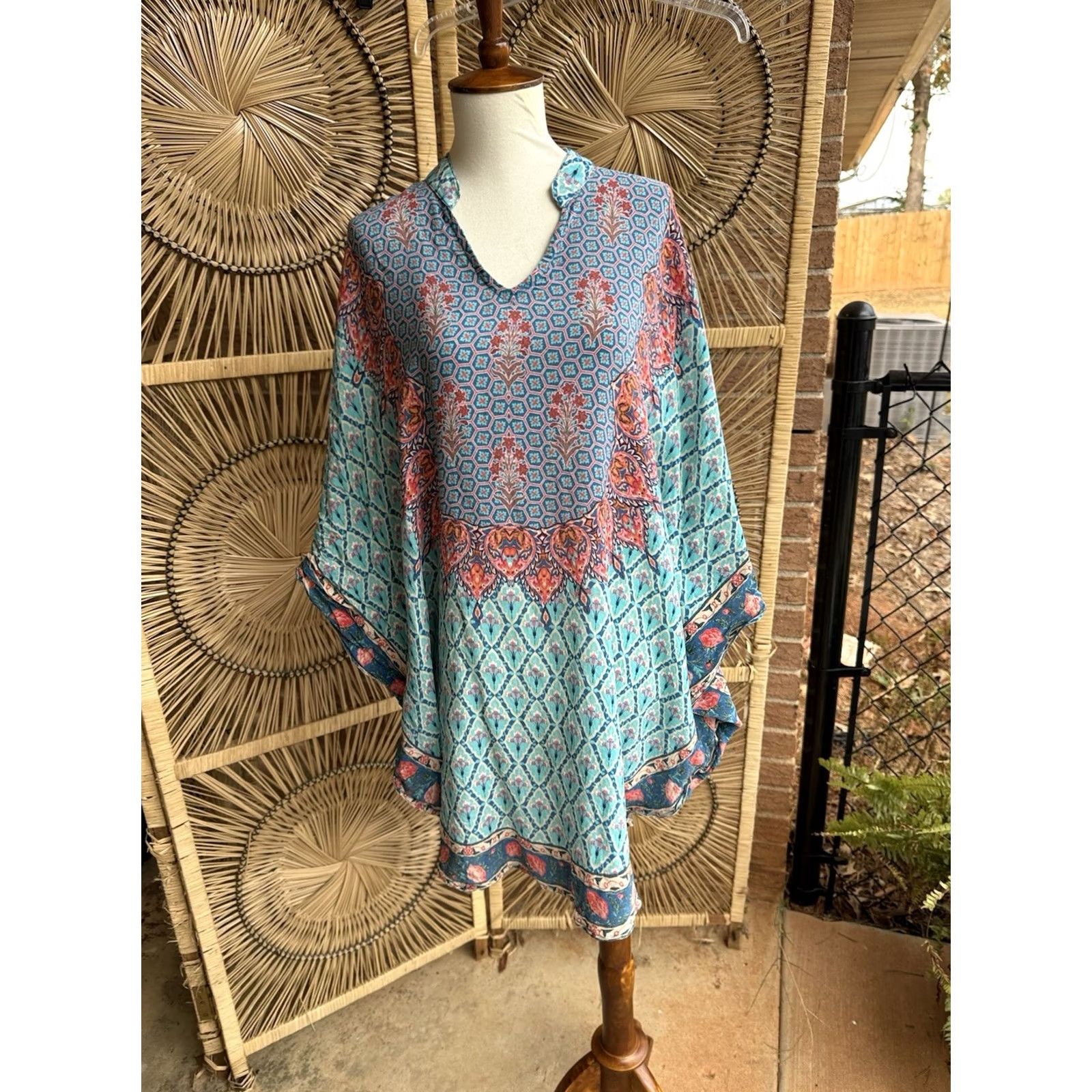 Vintage Tolani Collection Blouse Shirt Womens Small V-Neck Pullover Silk Floral Blue Bohemian Lightweight Size S / US 4 / IT 40 - 2 Thumbnail