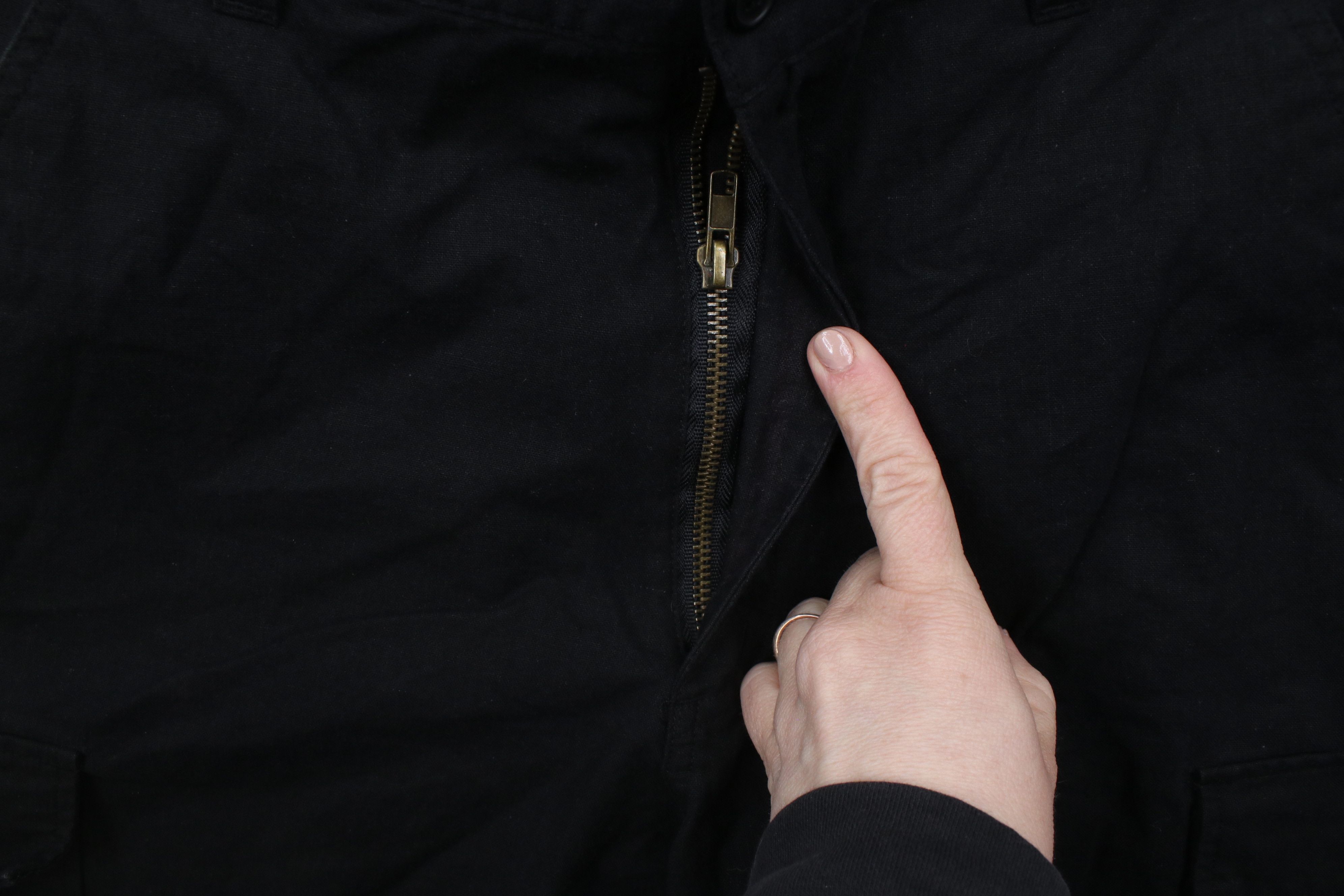 Vintage Vintage 90s Streetwear Fit Linen Blend Cargo Shorts Black Size US 36 / EU 52 - 5 Thumbnail