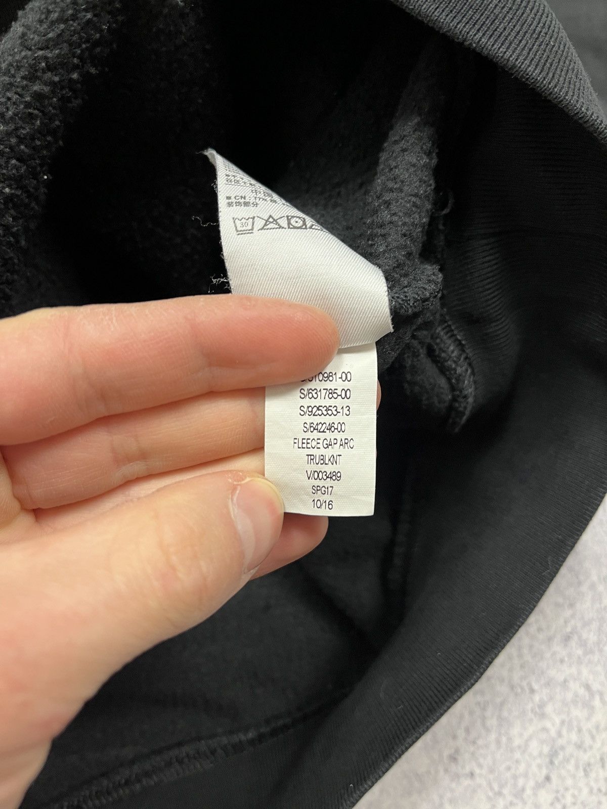 Gap × Vintage Gap Big Embroidered Logo Hoodie Black Y2K Streetwear Hype Size US S / EU 44-46 / 1 - 9 Thumbnail