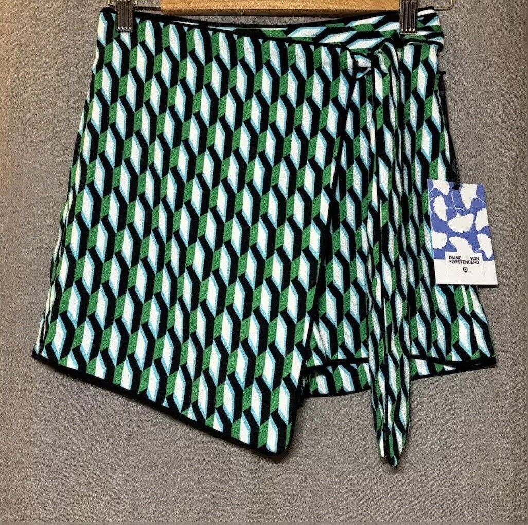 Diane von Furstenberg × Target Basics DVF Target XXS Side Wrap Arrow Geo Green Mini Skort NEW Size 25" / US 0 / IT 36 - 1 Thumbnail