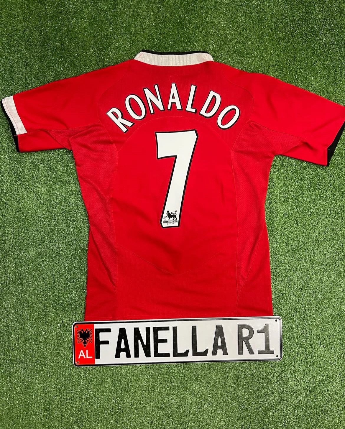 Nike Cristiano Ronaldo Manchester United Home kit Size US S / EU 44-46 / 1 - 5 Thumbnail