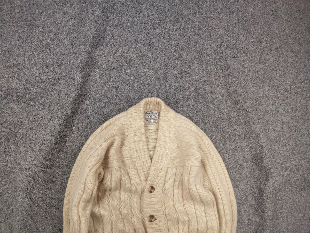 Vintage Vintage 50's Marshall Field & Company Knit Button Cardigan Size US M / EU 48-50 / 2 - 1 Thumbnail