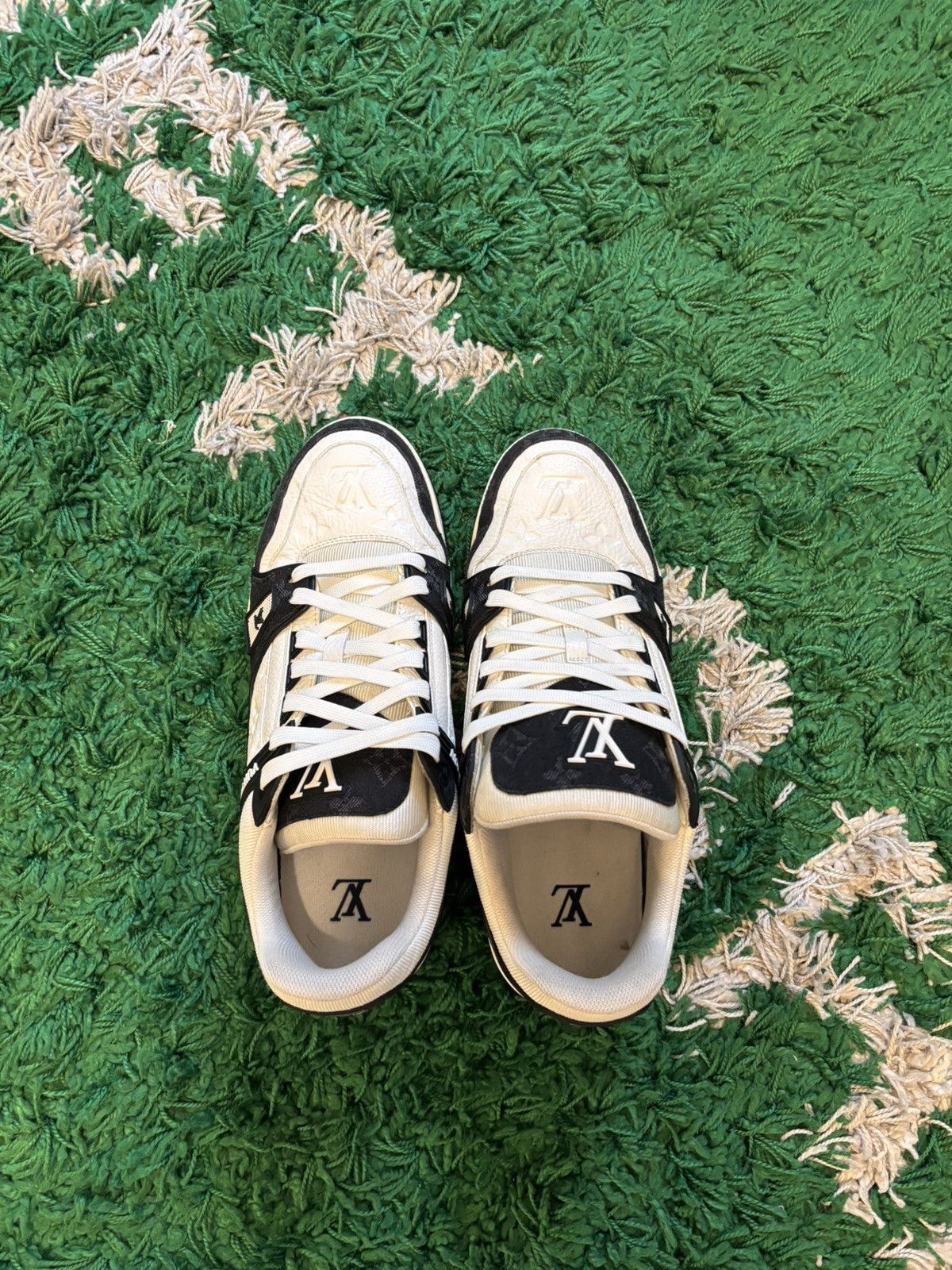 Louis Vuitton Louis Vuitton Trainer White/Black Denim Size US 10.5 / EU 43-44 - 5 Thumbnail