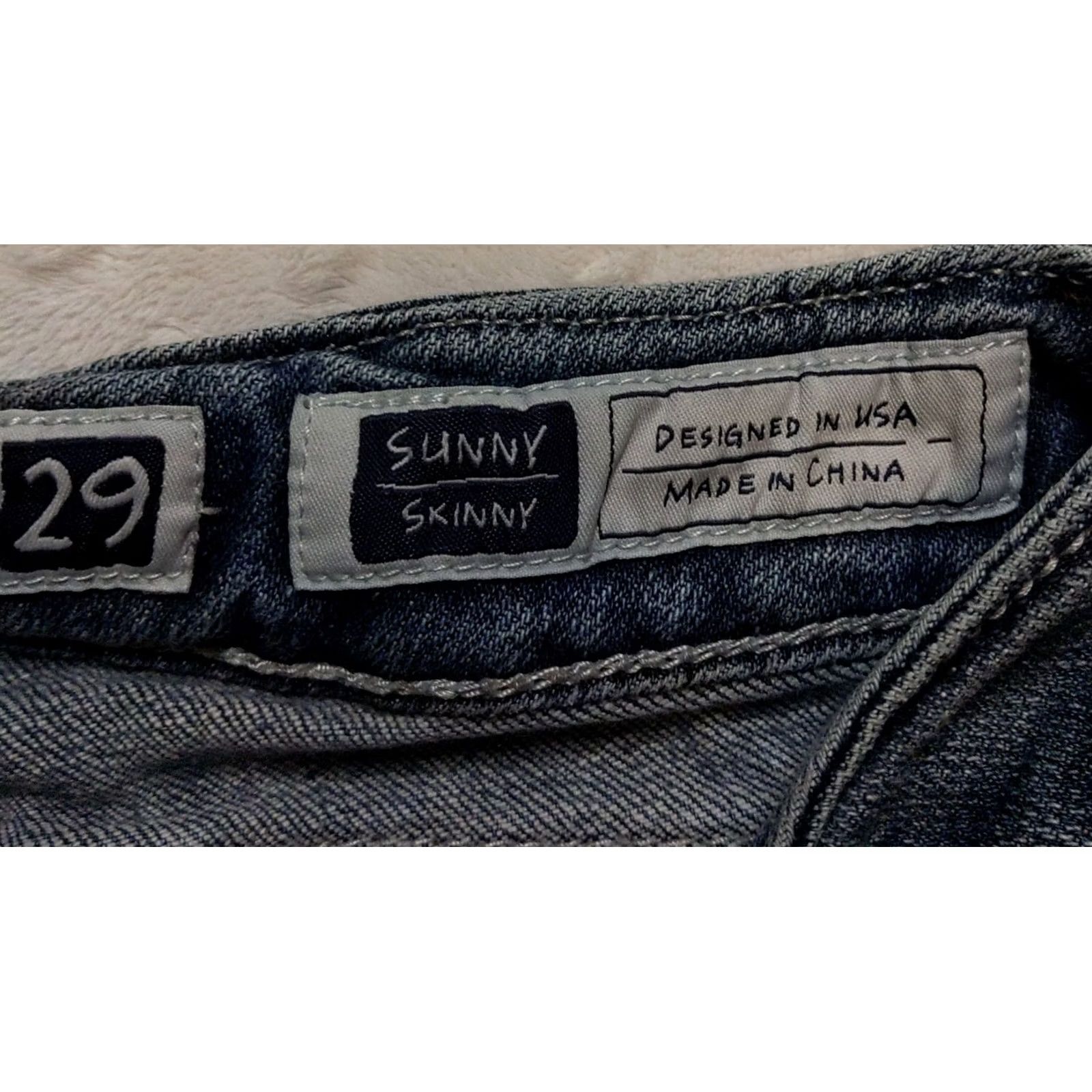 Miss Me Miss Me Signature Sunny Skinny Jeans Womens Blue 29x27 Denim Embroidered Rhinestone Medium Wash 5-Pocket Distressed Low Rise Regular Fit Pants Size 29" - 6 Thumbnail