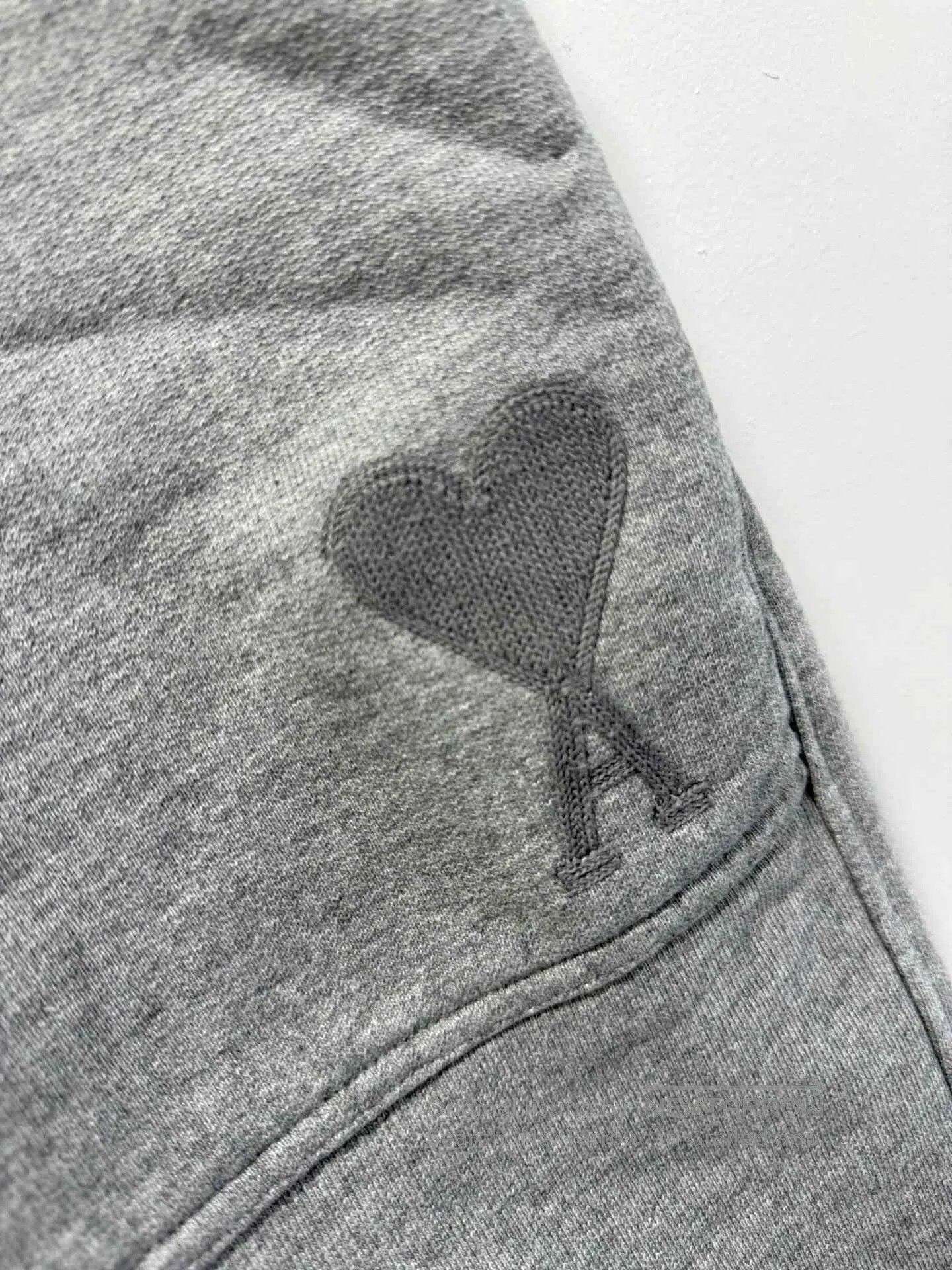AMI Ami Heart Embroidery Gray Shorts L. Size US 30 / EU 46 - 3 Thumbnail