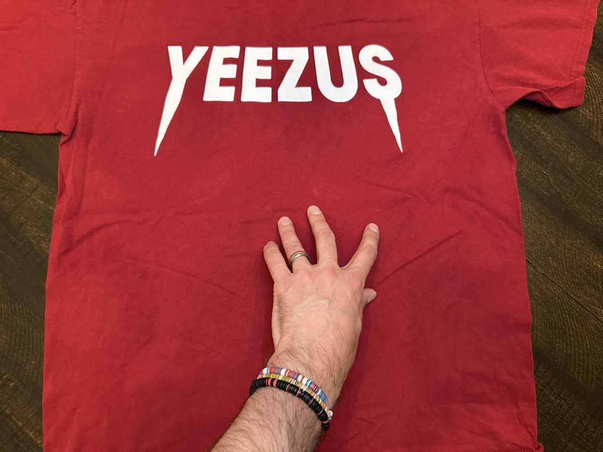 Gildan Yeezus Red T-shirt Men’s Kanye West Ye-Size Large Size US L / EU 52-54 / 3 - 2 Thumbnail
