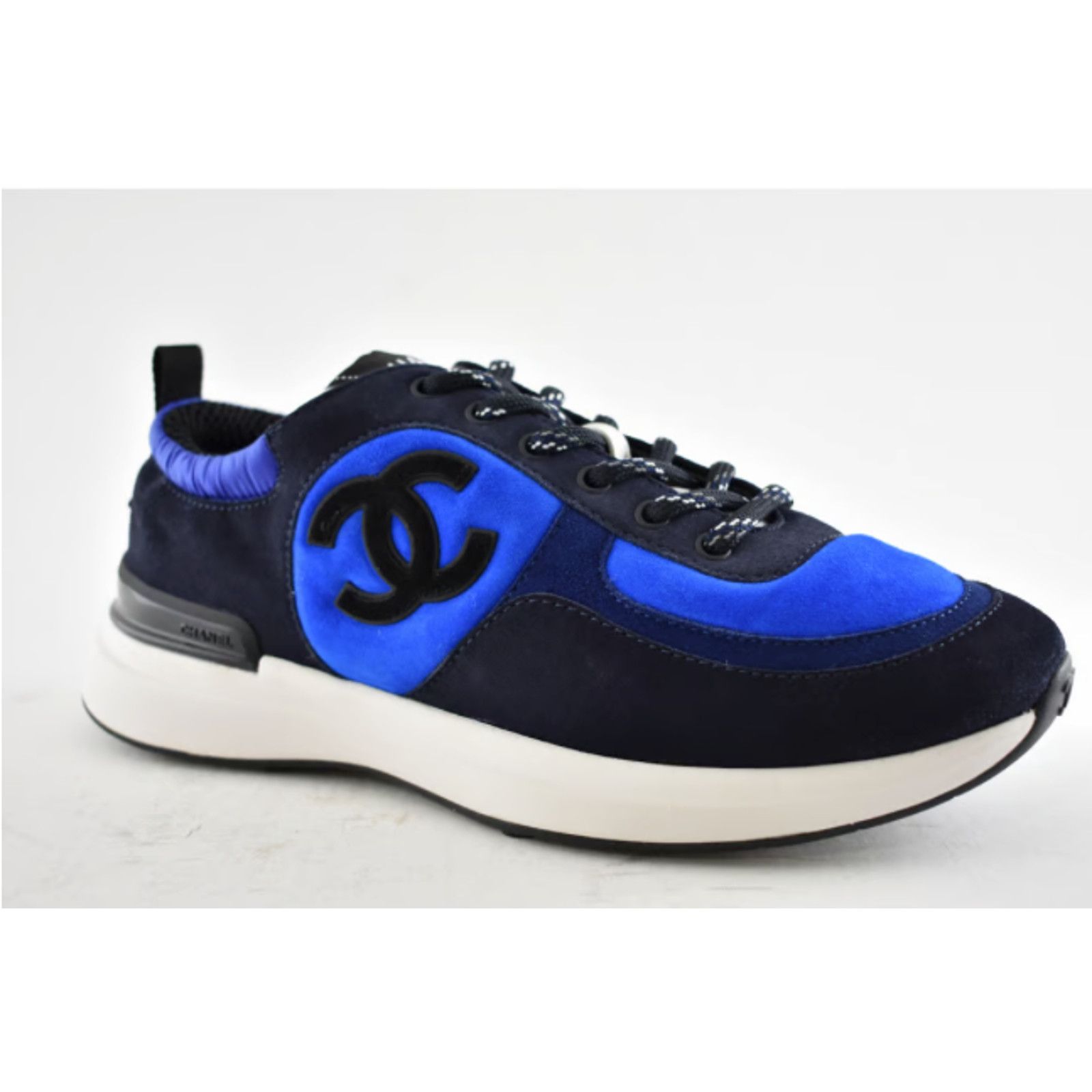 Chanel 21K CC Logo Lace Up Tie Flat Runner Trainer Sneaker 39.5 Size US 9.5 / IT 39.5 - 5 Thumbnail