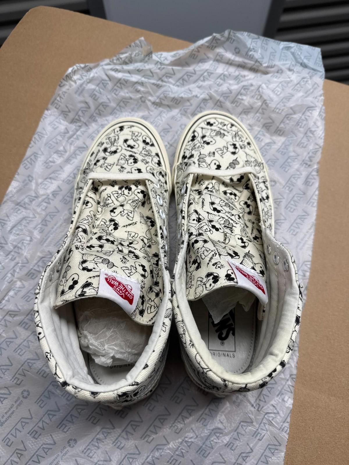 Vans Vans Snoopy Sk8 Hi Size 9.5 LX Vault White Size US 9.5 / EU 42-43 - 9 Thumbnail