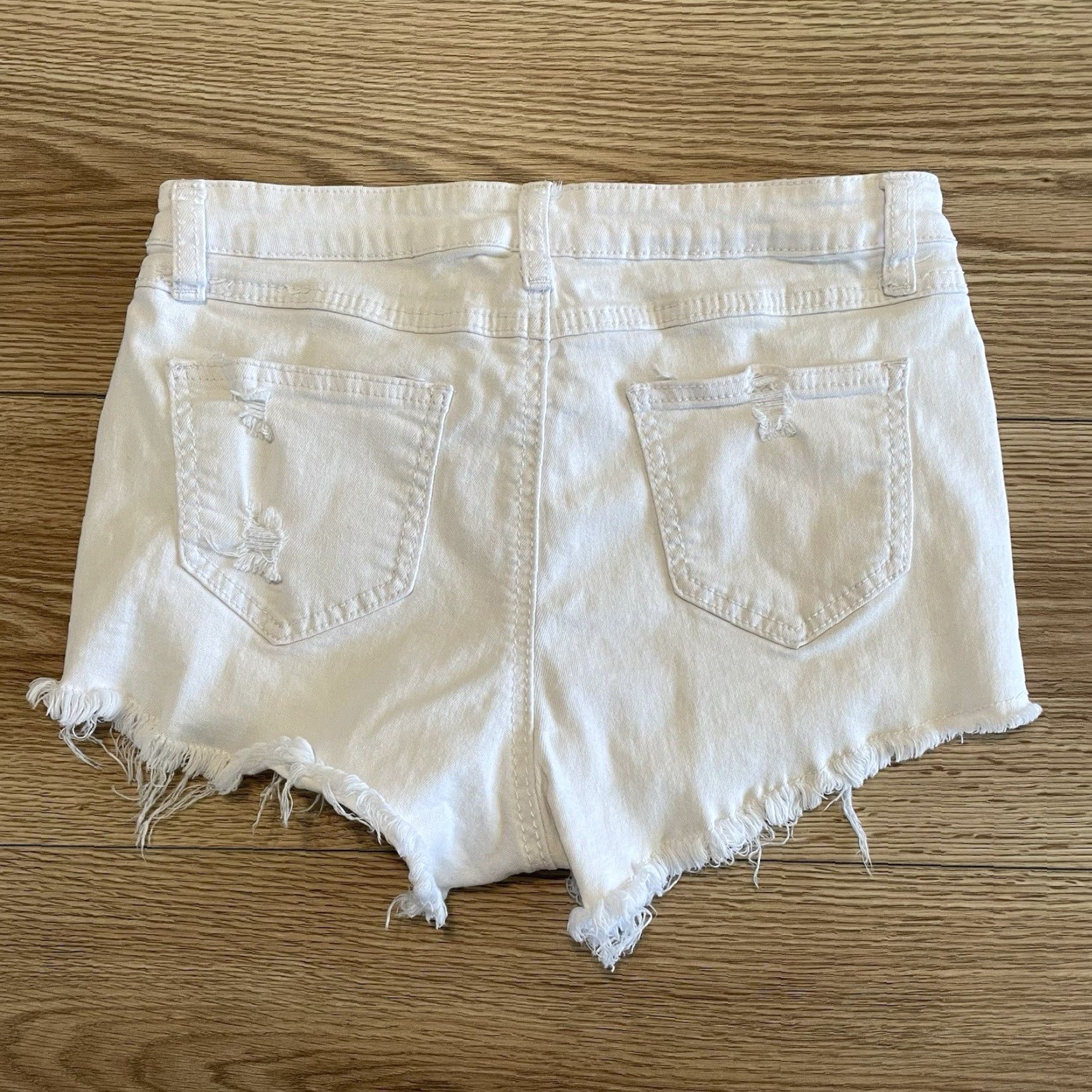 Vintage VINTAGE Deja Bleu Women's White Distressed Jean Cut-Off Shorts Size 9 Size 30" / US 8 / IT 44 - 7 Thumbnail