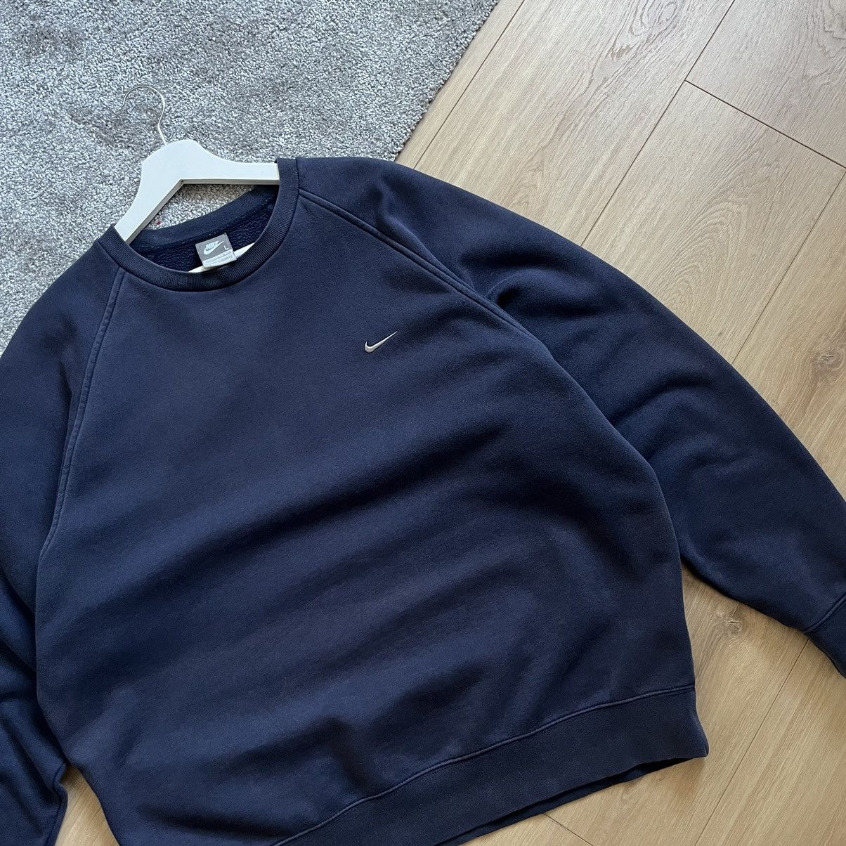 Vintage Vintage Trashed Very Faded Nike Sweatshirt Size US L / EU 52-54 / 3 - 5 Thumbnail