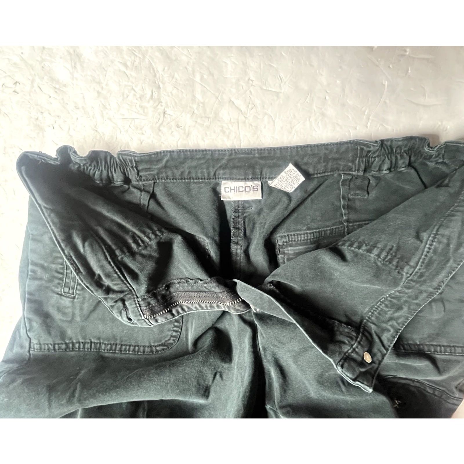 Vintage Chico's Pants Cargo Style Pockets Women’s Size 2 Black Straight Front Zipper Button Cotton Spandex Regular Size 26" / US 2 / IT 38 - 7 Thumbnail