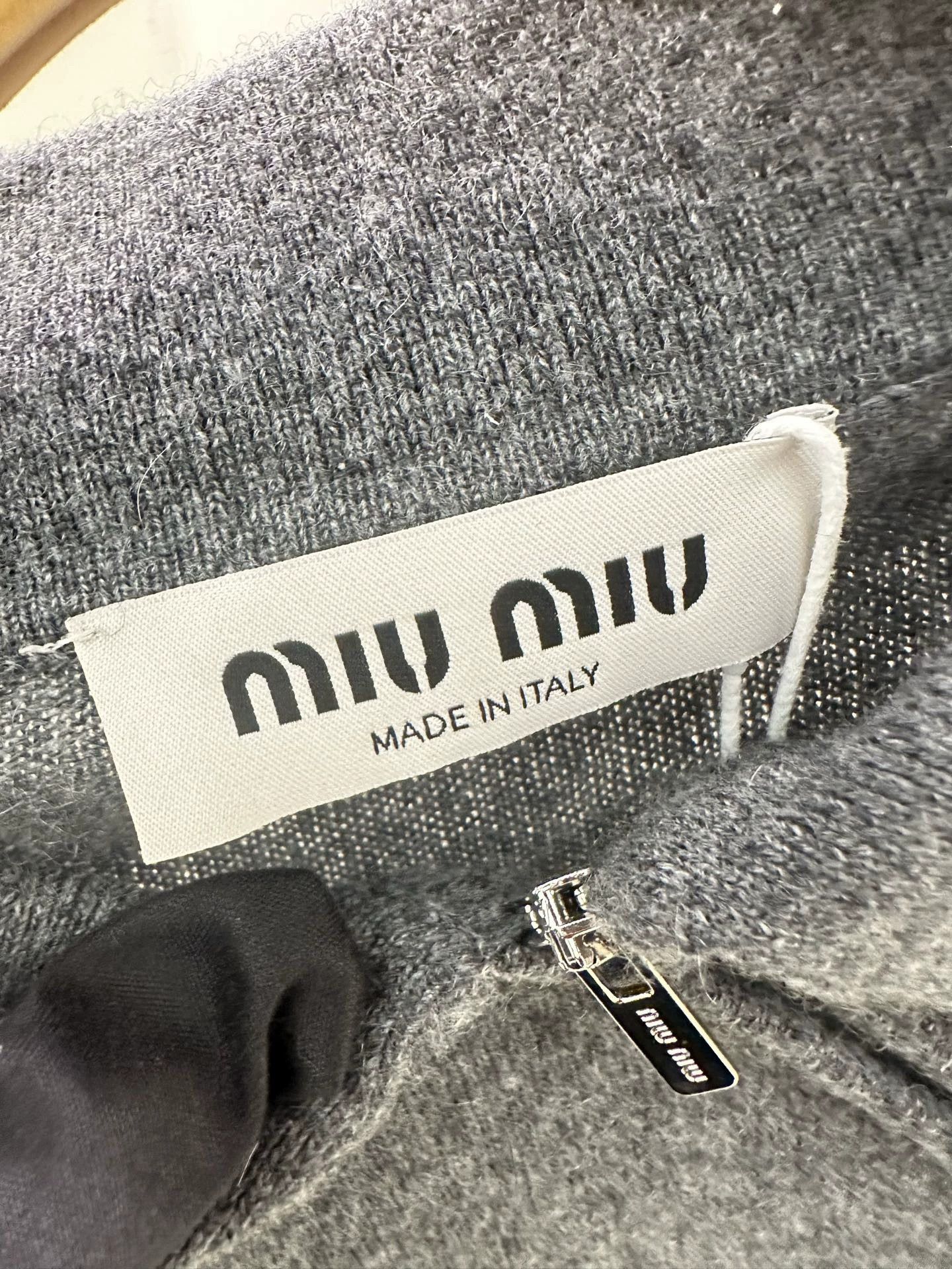 Miu Miu MIU MIU 99 New Gray Cashmere Vest 46 Left Shoulder Loose Size L / US 10 / IT 46 - 3 Thumbnail