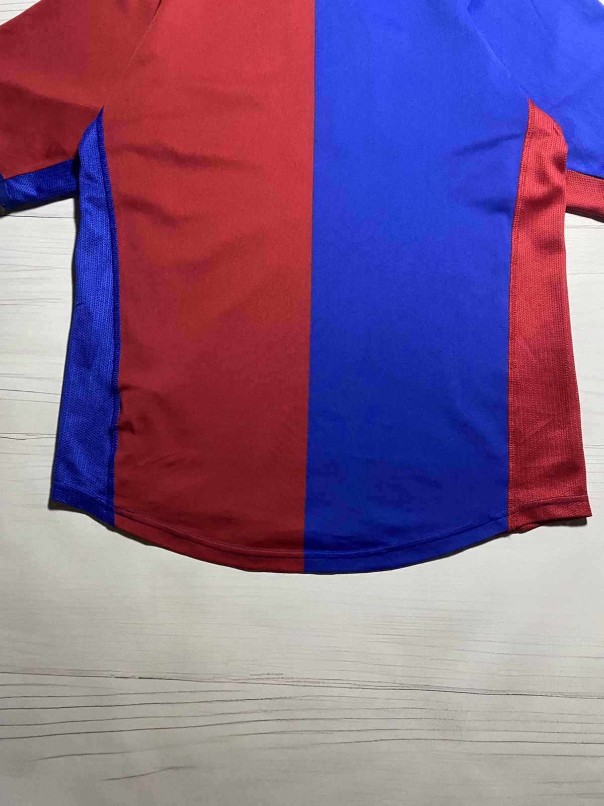 Nike Vintage NikeFC Basel 2002/04 home soccer jersey Switzerland Size US S / EU 44-46 / 1 - 13 Thumbnail