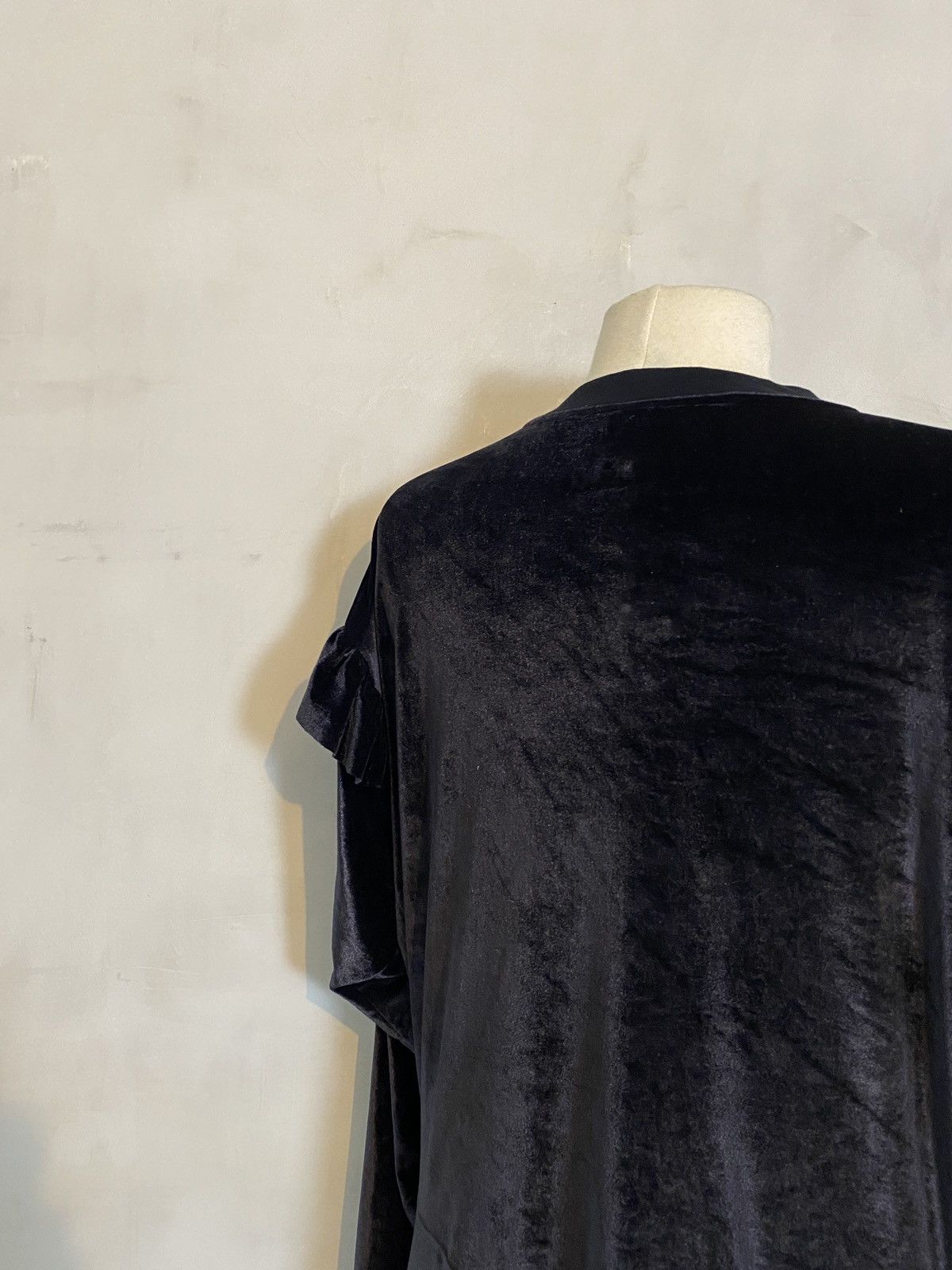 Vetements FW17 Oversized Black Goth Velvet Dress Size S / US 4 / IT 40 - 7 Thumbnail