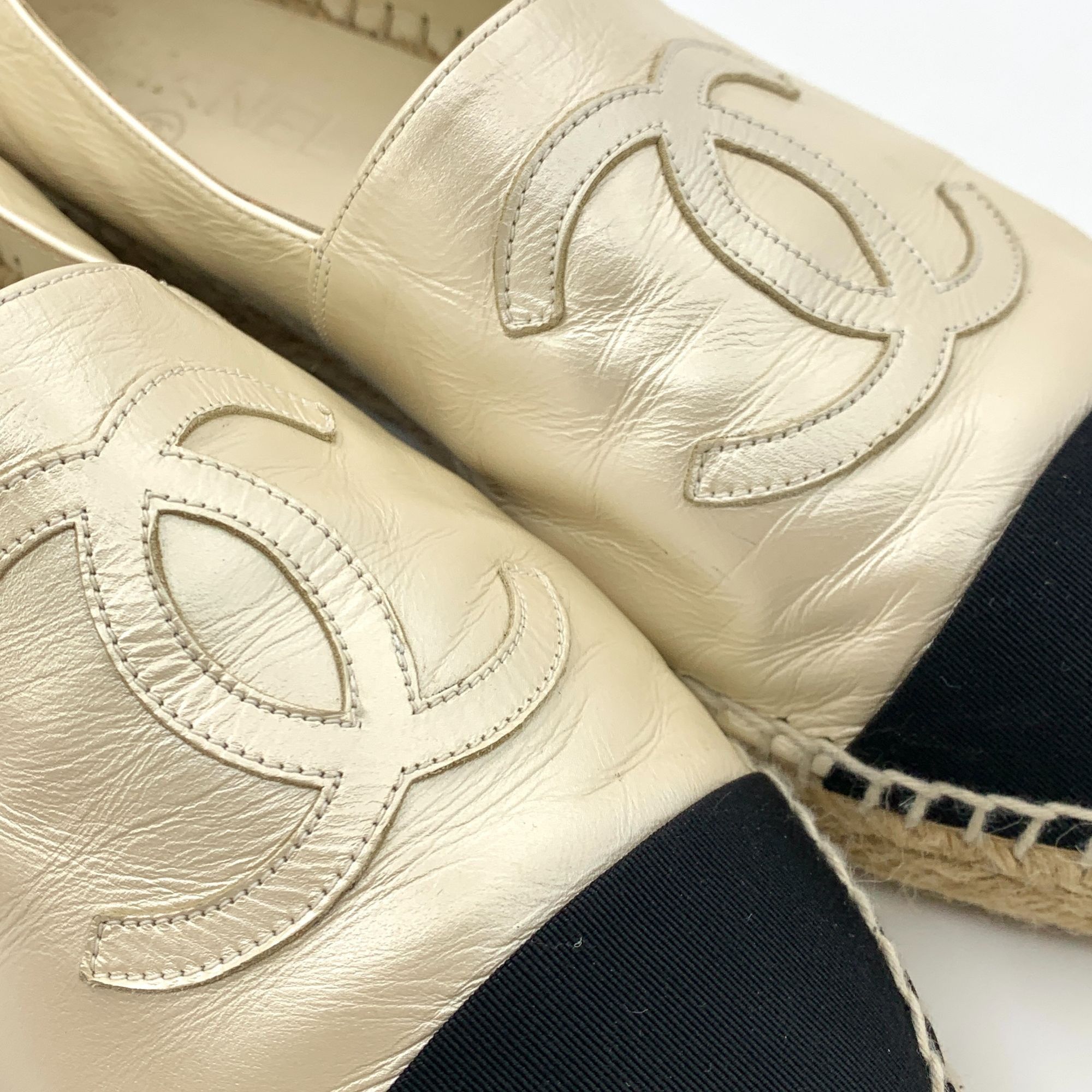 Chanel Chanel Color-Block Round Toe Woven Sole Slip-On Fisherman Sh Size US 8 / IT 38 - 2 Thumbnail