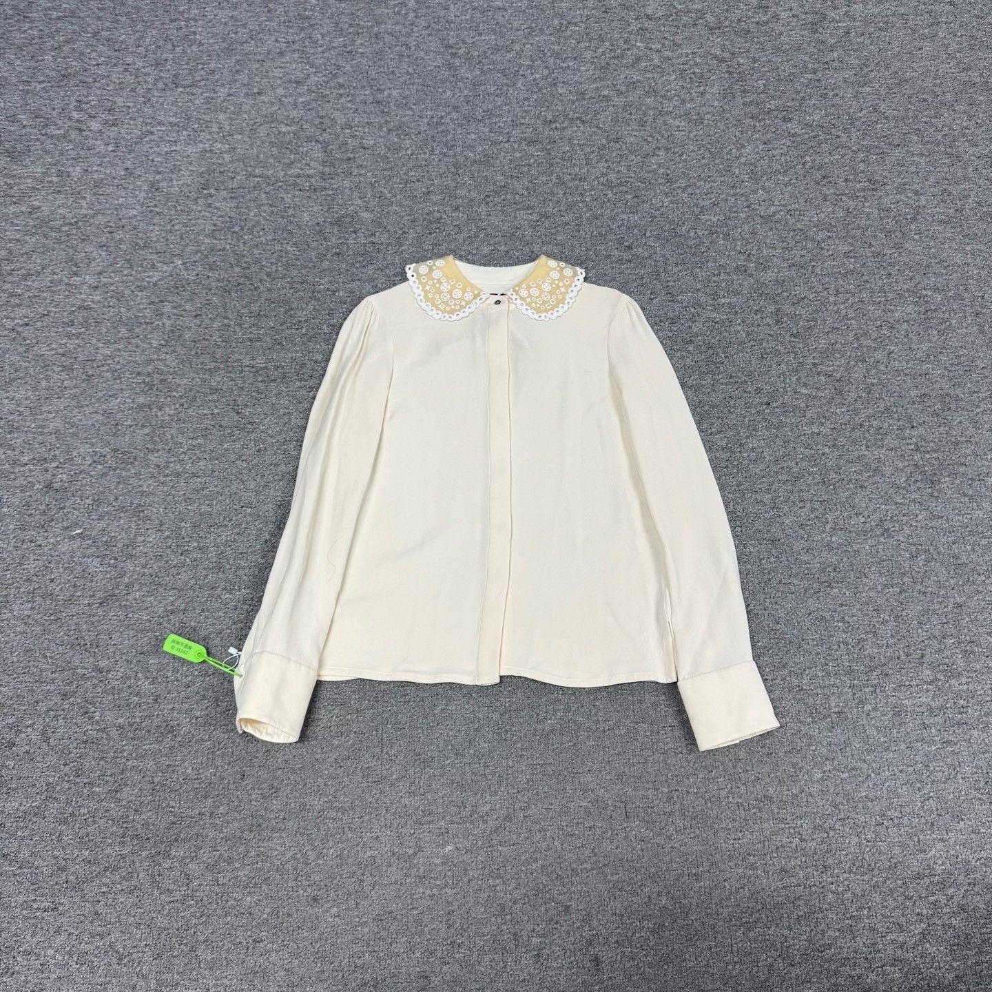 Louis Vuitton Louis Vuitton Doll Collar Silk Blouse Size XXS / US 00 / IT 34 - 1 Thumbnail