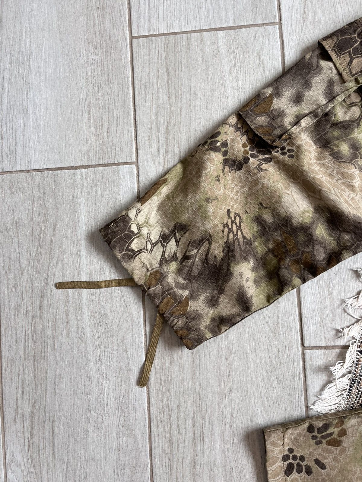 Vintage Vintage Camo trousers pants cargo drawstrings snake skin Size US 32 / EU 48 - 15 Thumbnail