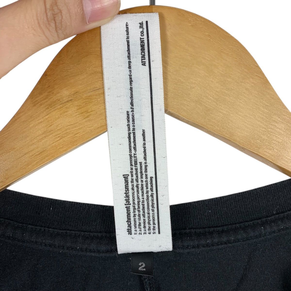 Attachment ATTACHMENT Co., Ltd. Black V-Neck Tee Size XS / US 0-2 / IT 36-38 - 9 Thumbnail