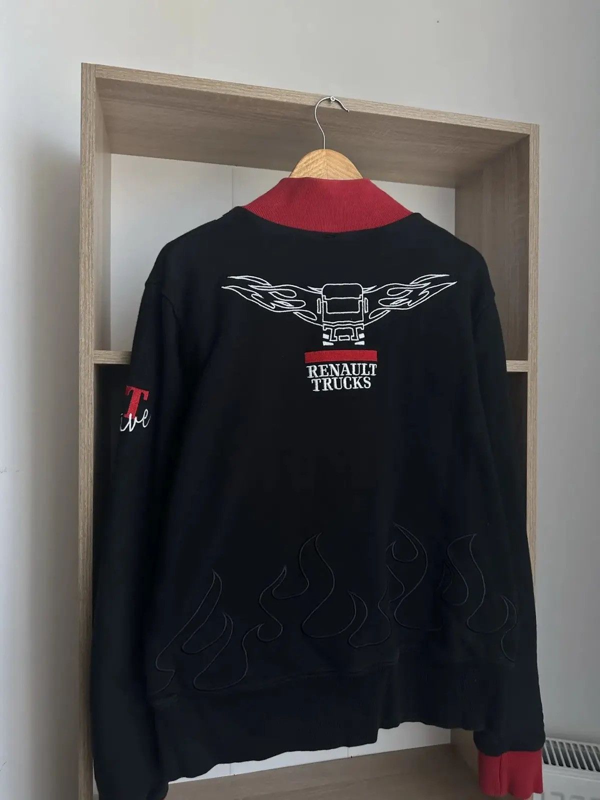 Formula 1 Vintage Renault Trucks Racing Black Zip Hoodie Size US L / EU 52-54 / 3 - 9 Thumbnail