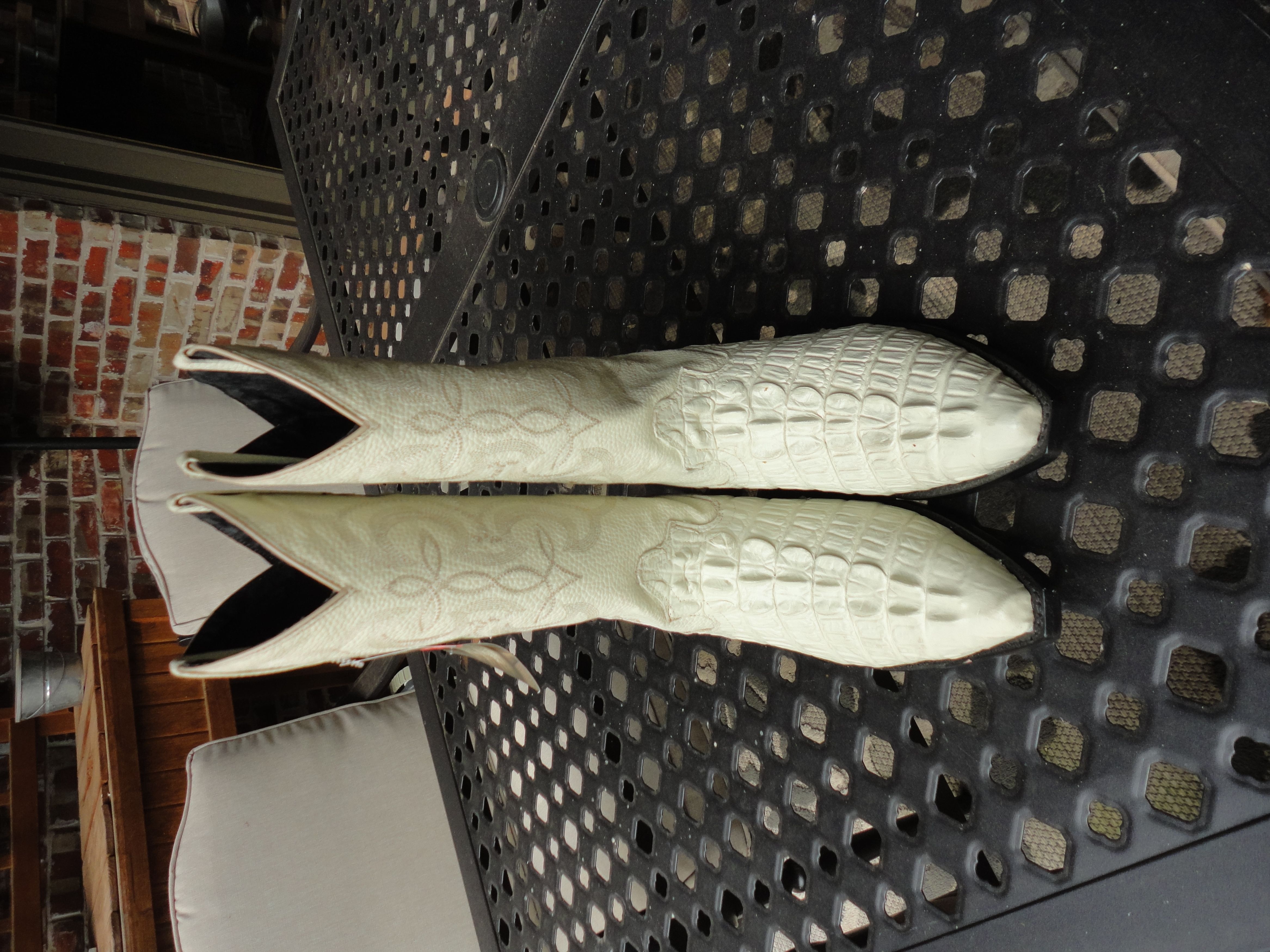 image of El Senor De Los Cielos White Caiman Boots Size 7 Nwt!! in Off White, Men's