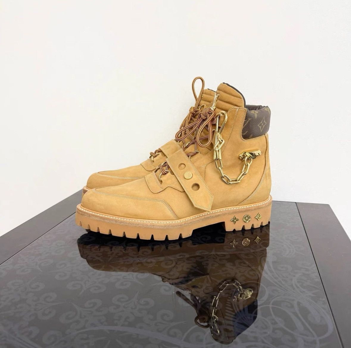 Louis Vuitton Louis Vuitton Boots Size US 8.5 / EU 41-42 - 1 Thumbnail
