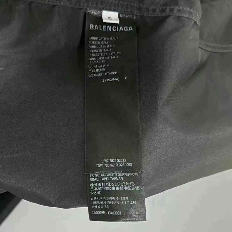 Balenciaga Balenciaga Logo Letter Sun Protection Hooded Jacket Size US S / EU 44-46 / 1 - 5 Thumbnail