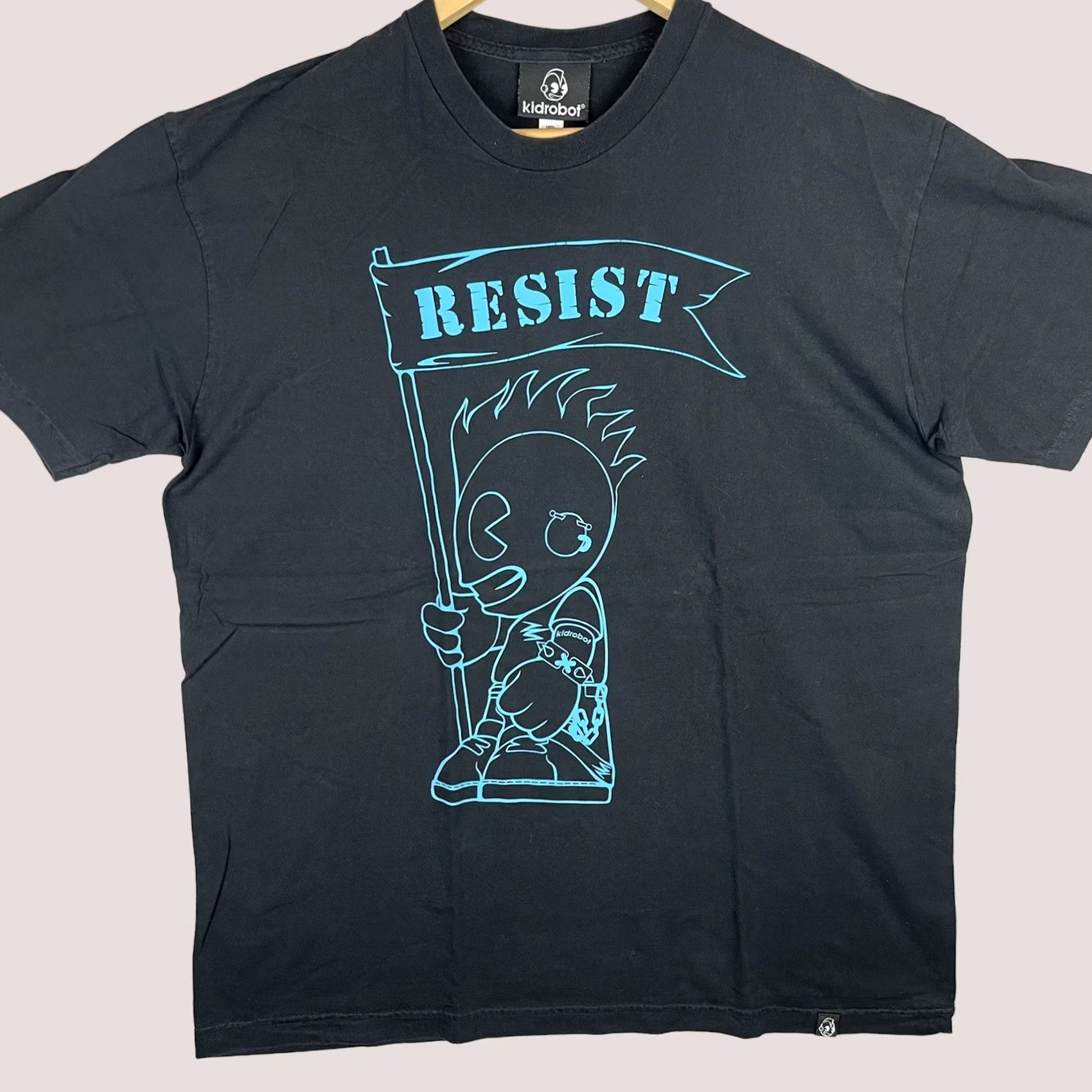Vintage VINTAGE Kidrobot Shirt XL Mens Resist Mascot Made In USA Y2K Black Vintage Shirt Size US XL / EU 56 / 4 - 1 Thumbnail
