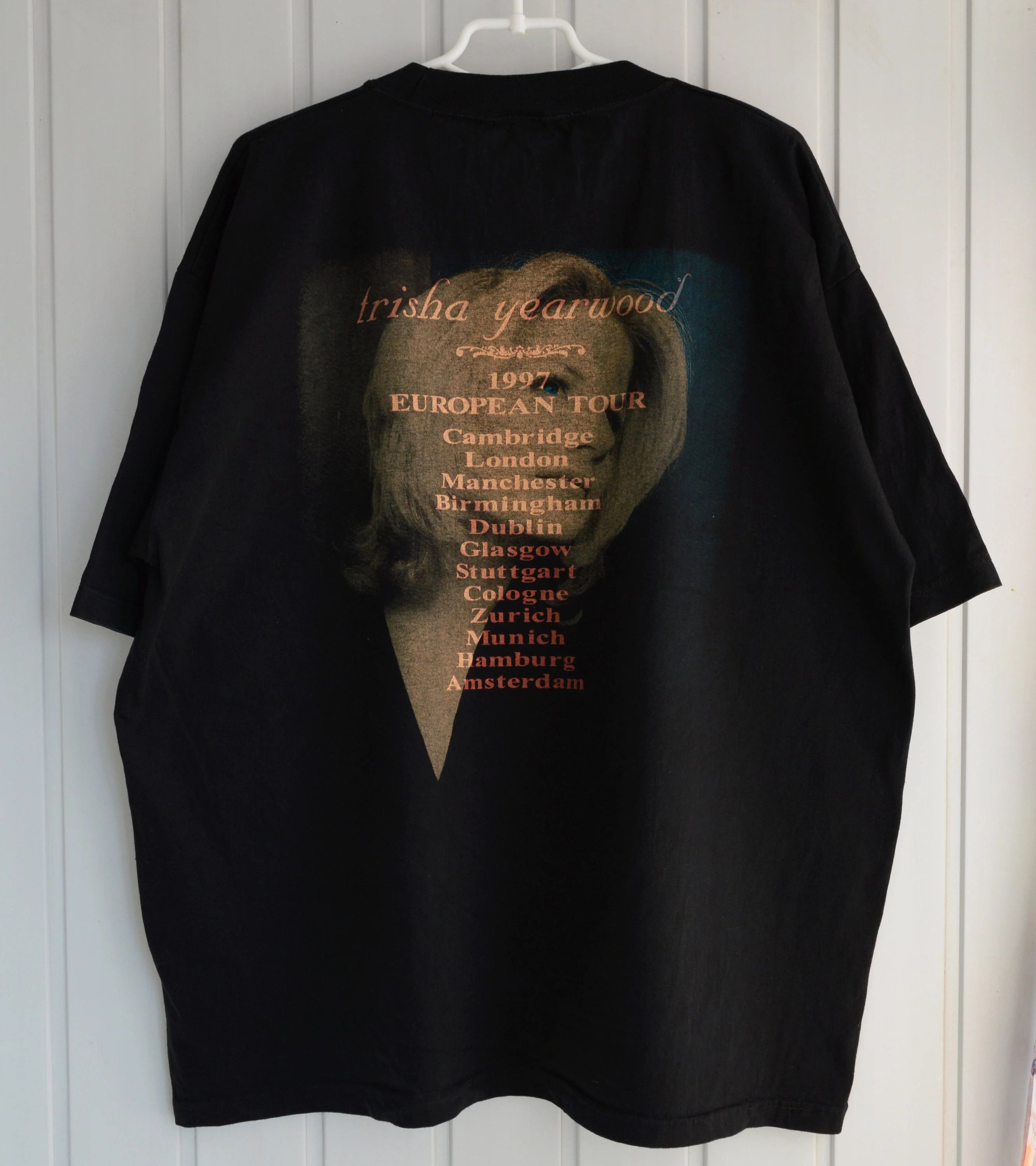 Vintage Vintage Trisha Yearwood 1997 European tour t shirt Size US XXL / EU 58 / 5 - 2 Thumbnail