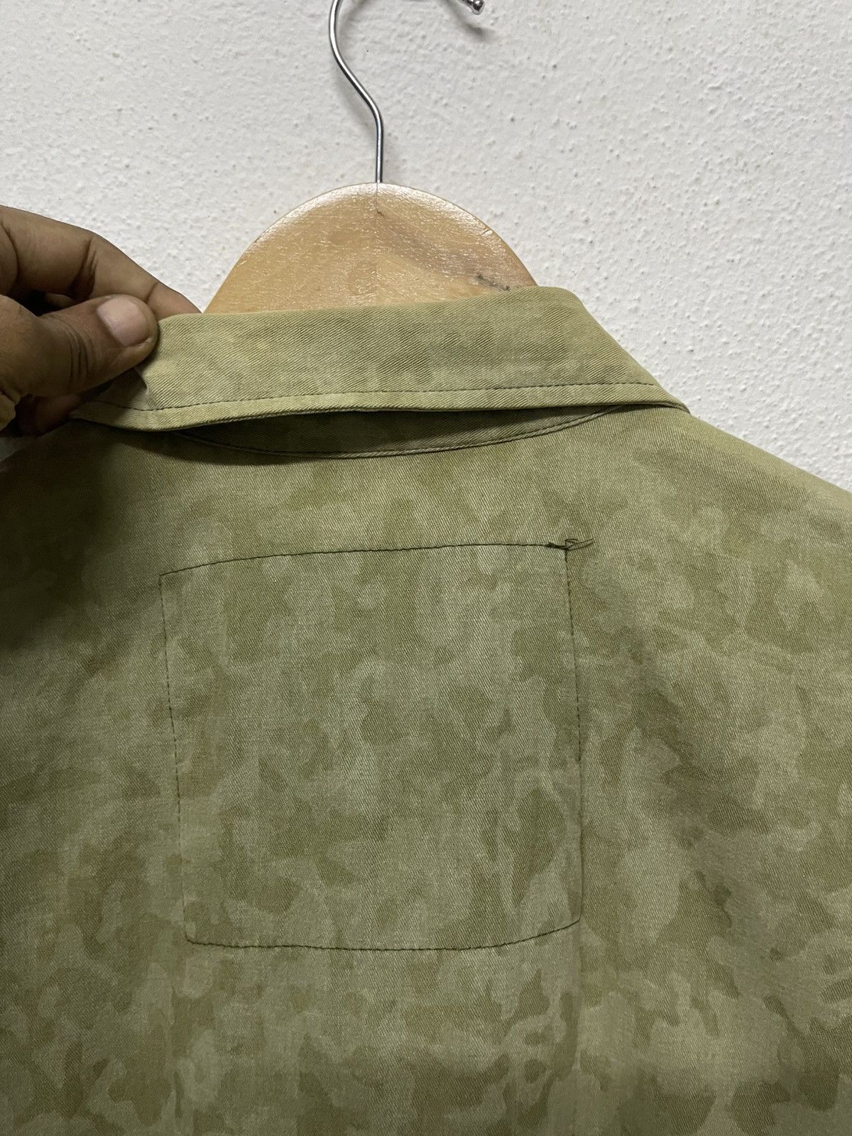 Comme des Garcons PLAY AD 2009 COMME DES GARCONS PLAY CAMO BUTTON UP FADED Size US M / EU 48-50 / 2 - 12 Thumbnail