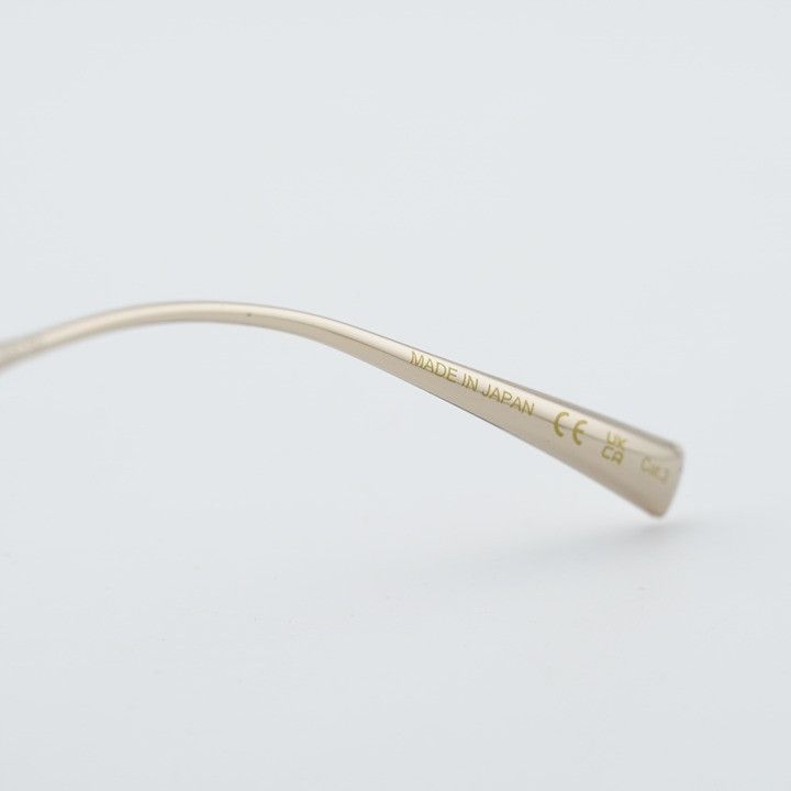 Gucci Gucci GG2063S 002 Sunglasses Shiny Endura Gold Cat Eye Frame Size ONE SIZE - 8 Thumbnail