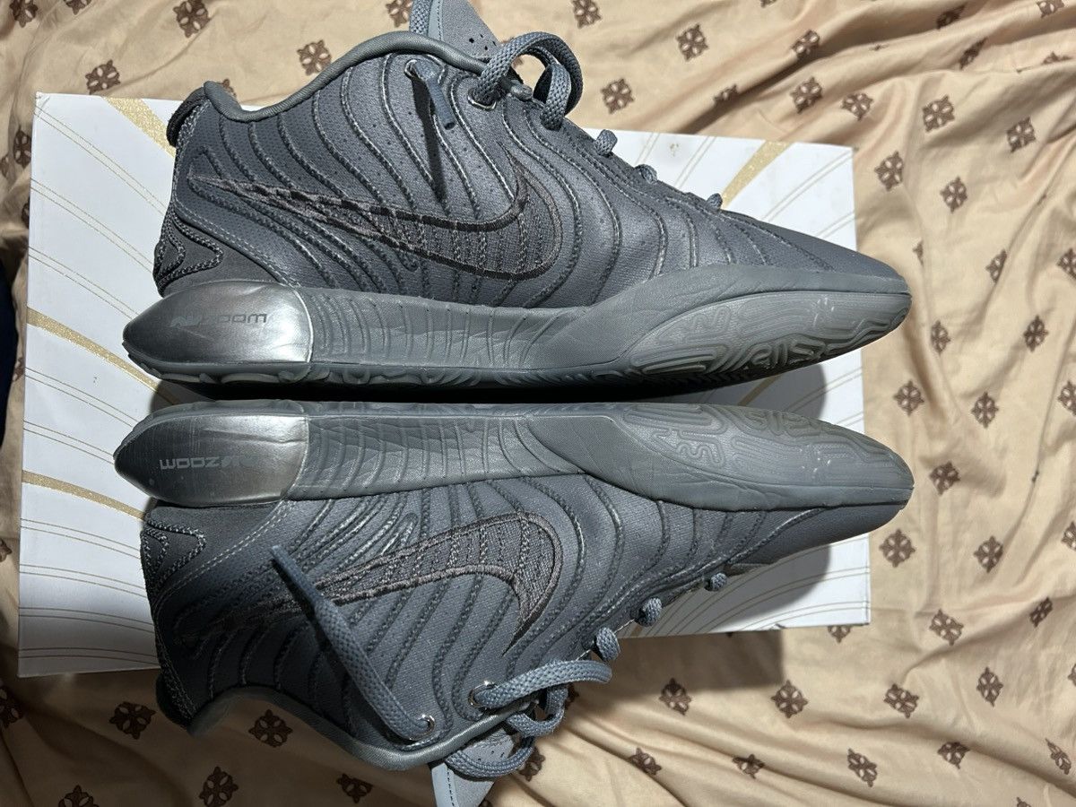 Nike Lebron XXI Size US 9 / EU 42 - 5 Thumbnail
