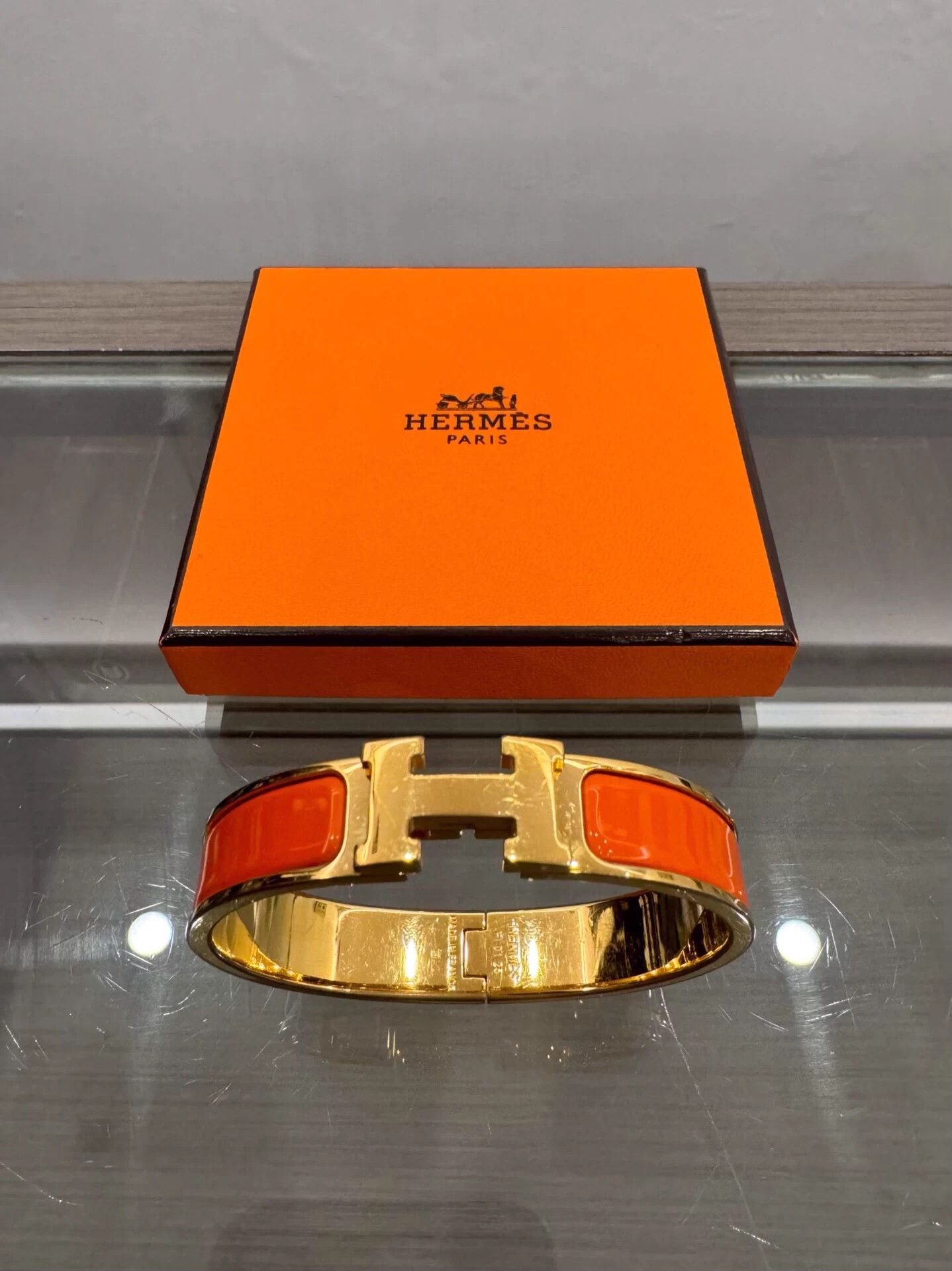 Hermes Hermes Clic H Orange Enamel Gold H Clasp Bangle 99 New Size ONE SIZE - 1 Thumbnail