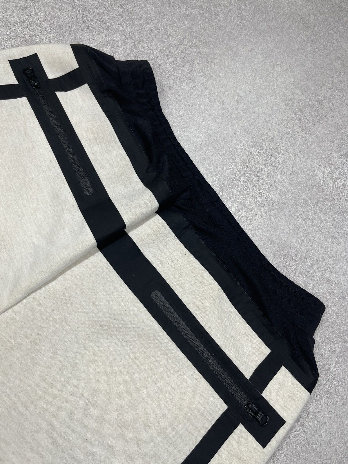 Puma Mens Puma x UEG Sweatshorts 2 in 1 and Leggings Mars Size L Size US 34 / EU 50 - 9 Thumbnail