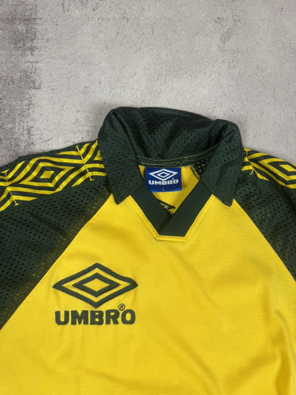 Umbro Vintage Umbro Pro Training Yellow jersey Brazil size L Size US L / EU 52-54 / 3 - 3 Thumbnail
