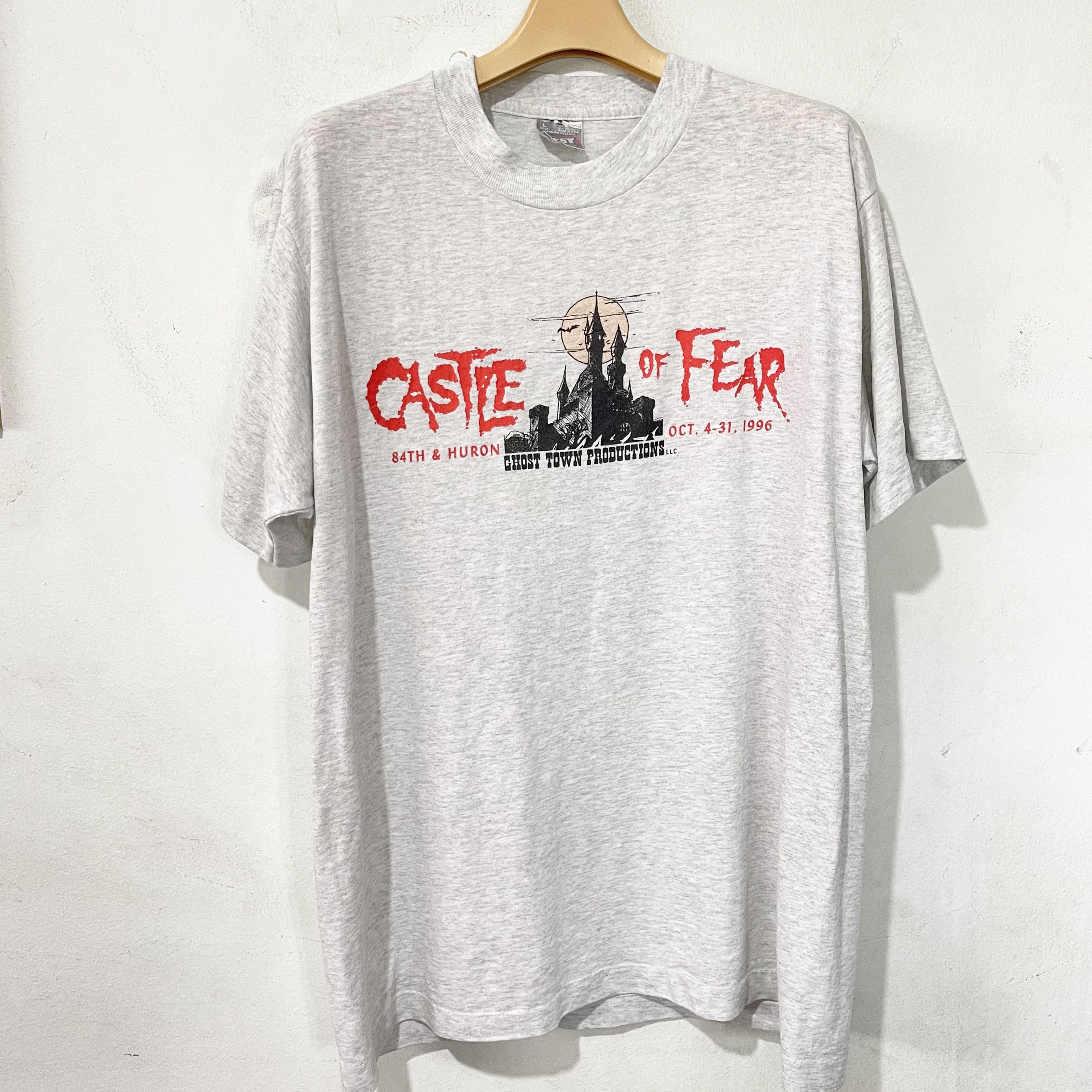 Vintage Vintage 90s Castle of Fear Horror T-Shirt Size US L / EU 52-54 / 3 - 1 Thumbnail