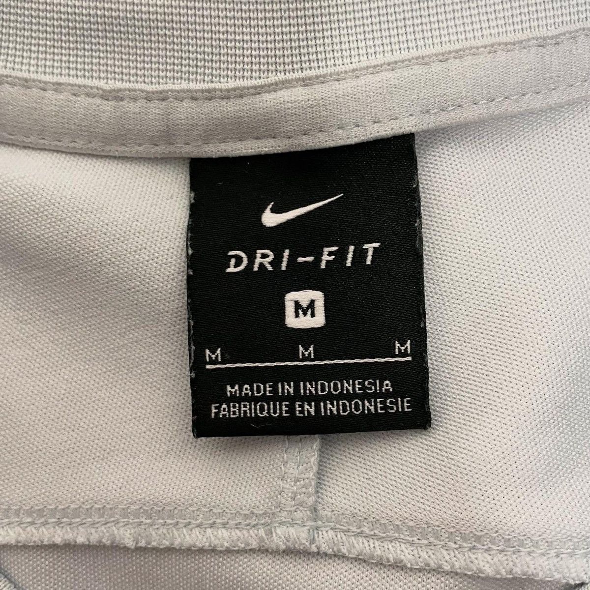 Nike Sweatshirt zip Wolfsburg Training jacket Nike jersey soccer Size US XL / EU 56 / 4 - 3 Thumbnail