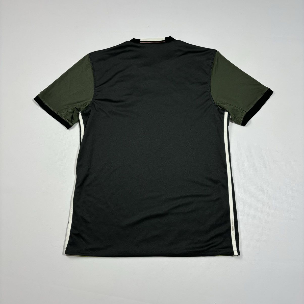Adidas Adidas Germany Deutscher Fifa World champions 2014 medium Size US M / EU 48-50 / 2 - 5 Thumbnail